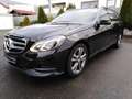 Mercedes-Benz E 220 E 220 CDI BlueEfficiency (212.202) Schwarz - thumbnail 1