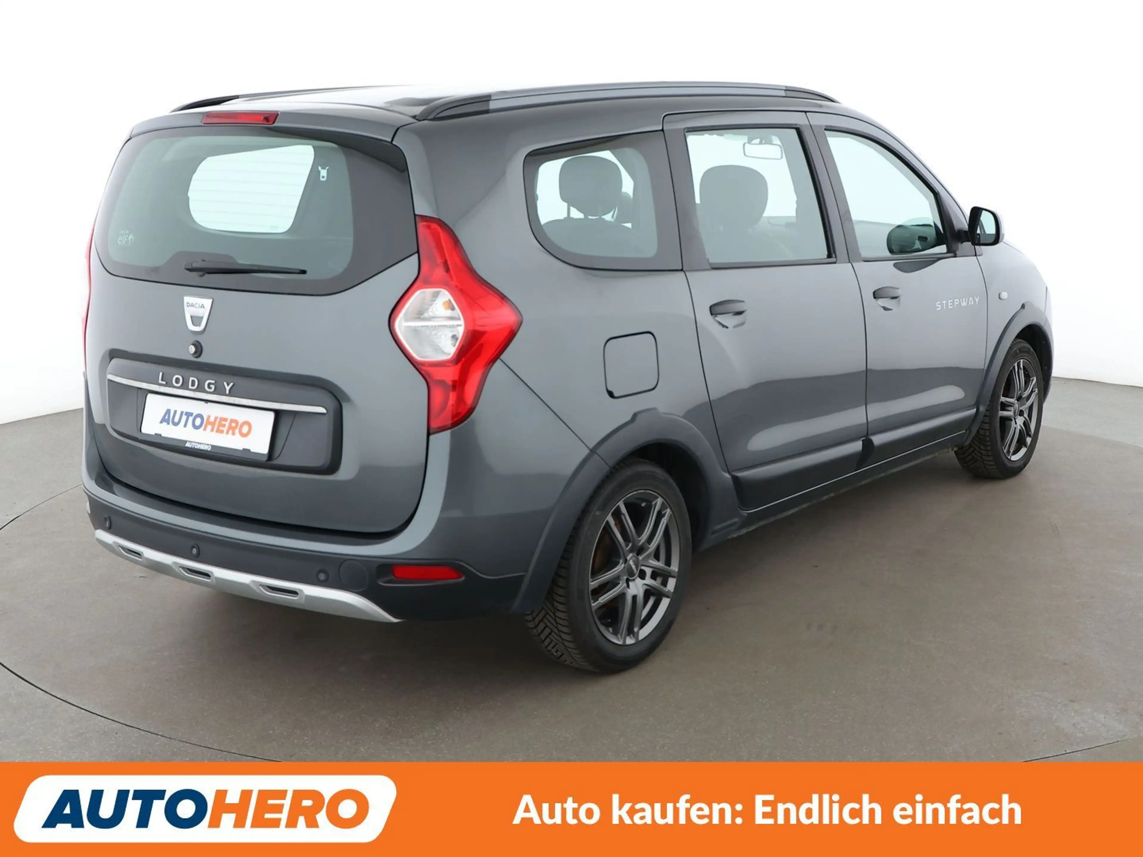 Dacia Lodgy 1.2 TCe Stepway Celebration*NAVI*TEMPO*CAM* — photo 6