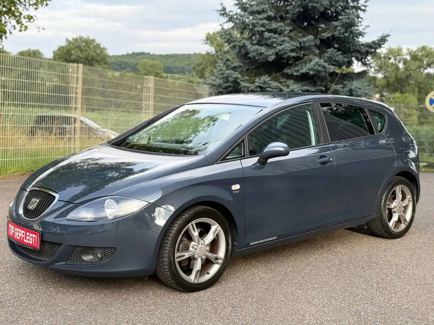 SEAT Leon TOP GEPFLEGT-TÜV/AU 02/2027 Szary - 1