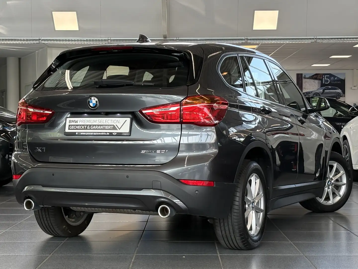 BMW X1 sDrive20i Advantage RFK PDC DAB Shz. Navi Grigio - 2