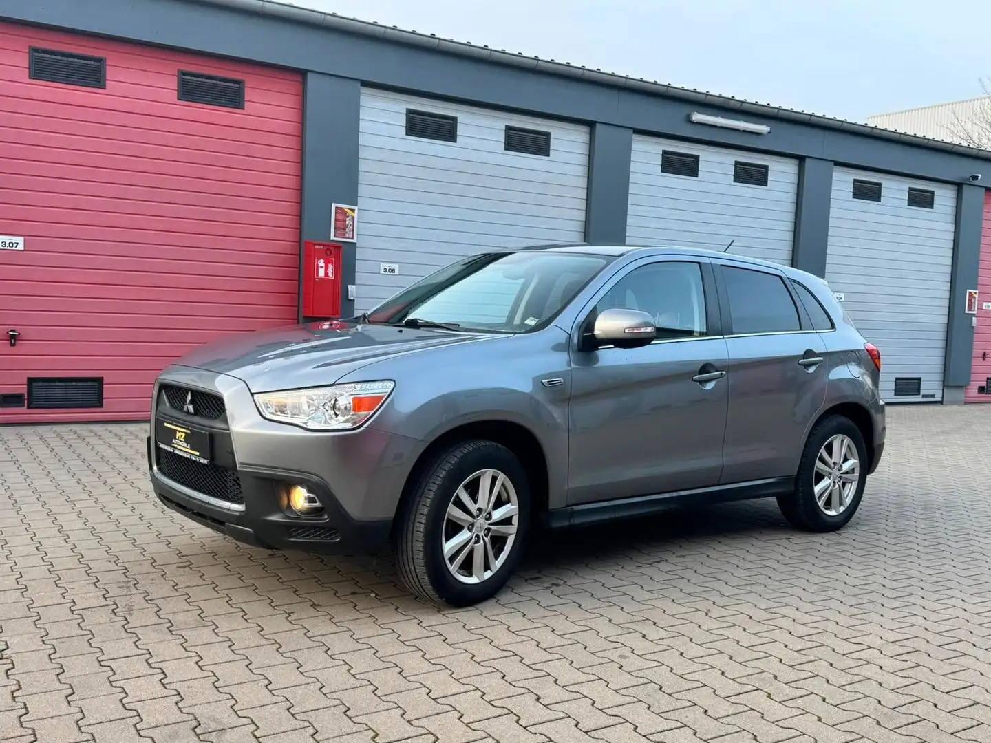 Mitsubishi ASX 35 Jahre 2WD 1HAND Platinum Grau Grau - 1