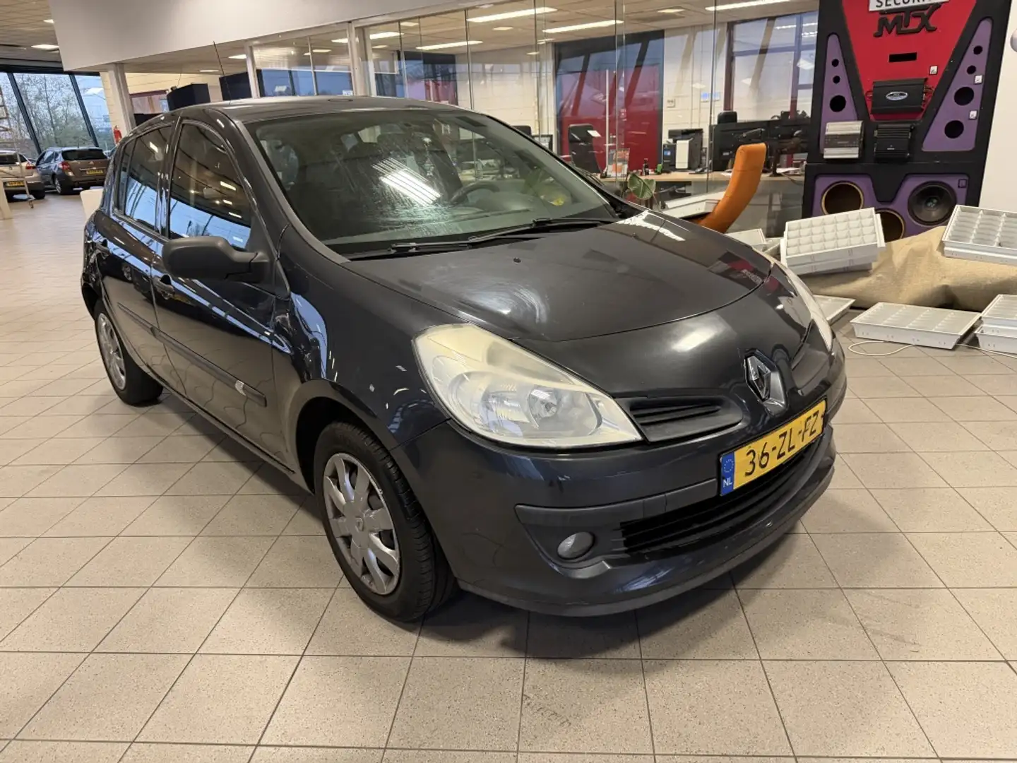 Renault Clio 1.2-16V Special Line Gris - 2