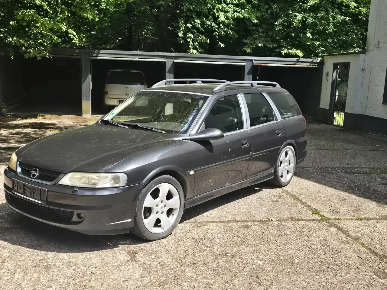Opel Vectra 2.2 Caravan Elegance, foto 1