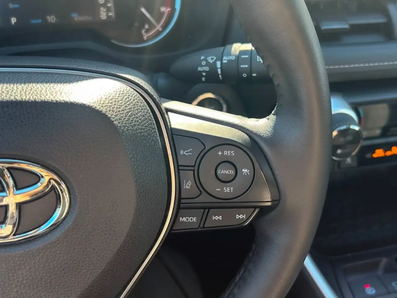 Toyota RAV 4 снимка Toyota RAV 4