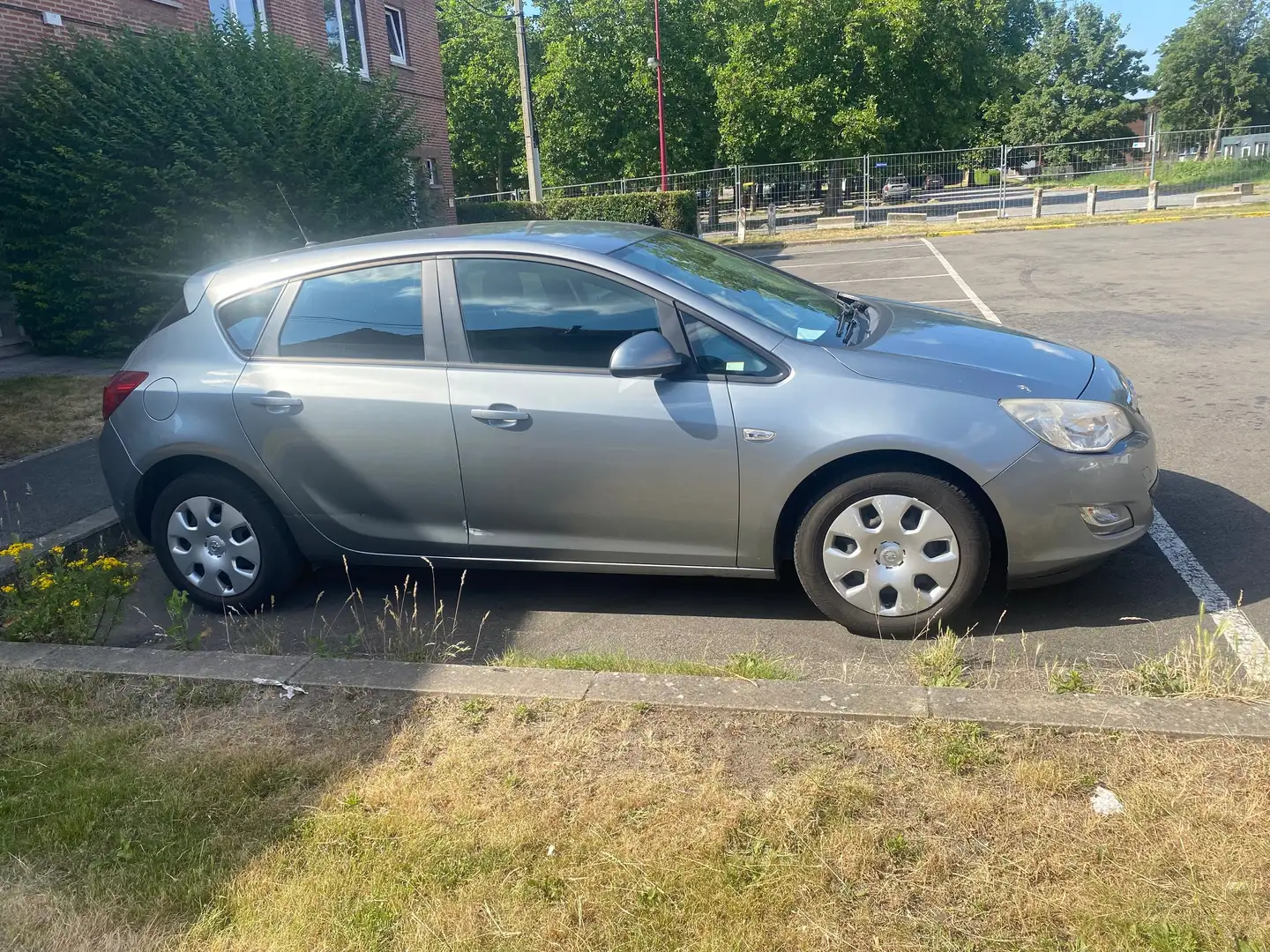 Opel Astra Astra 1.6i Enjoy Zilver - 1