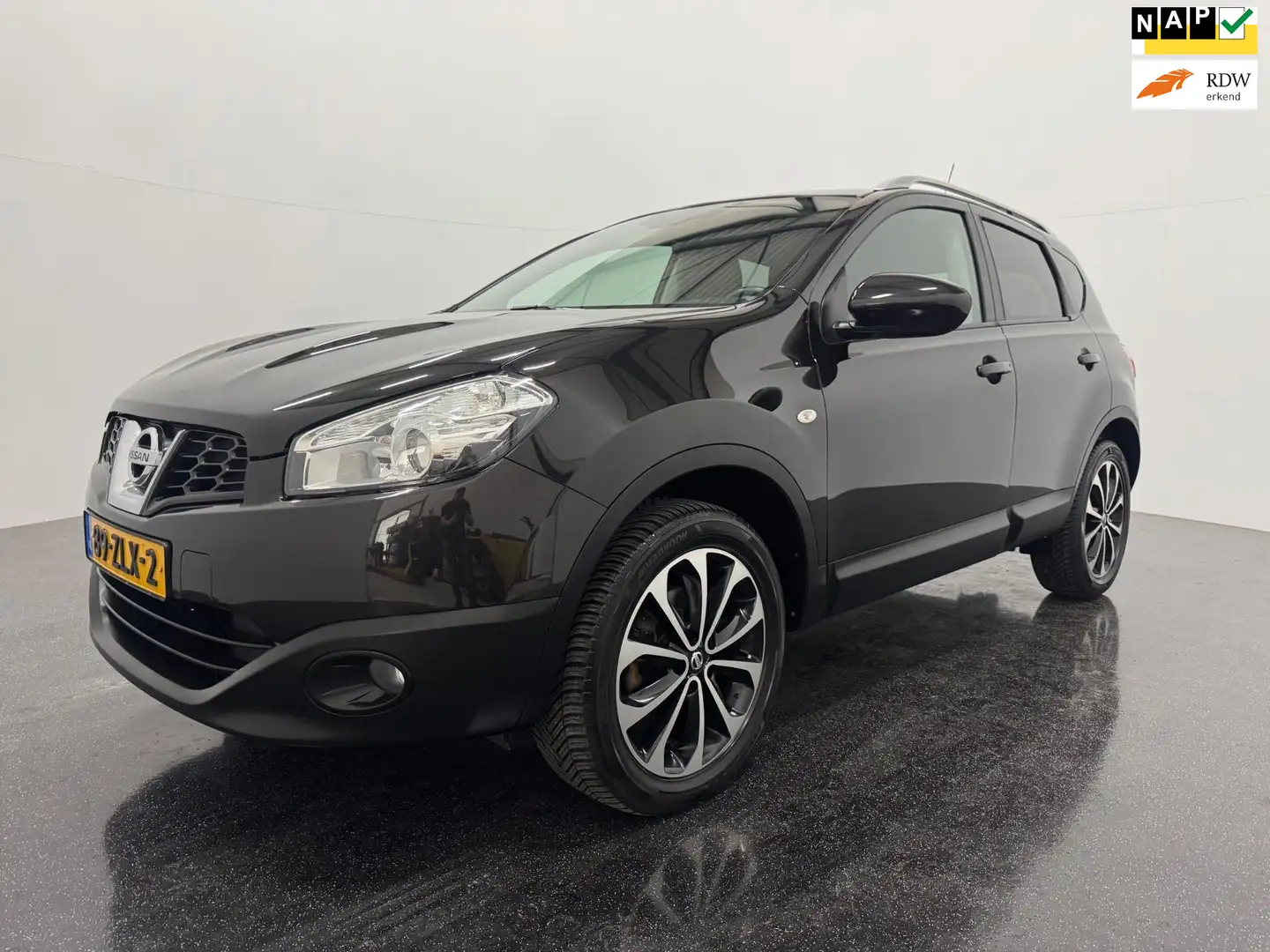 Nissan Qashqai 1.6 Connect Edition Panorama dak/camera Negro - 1