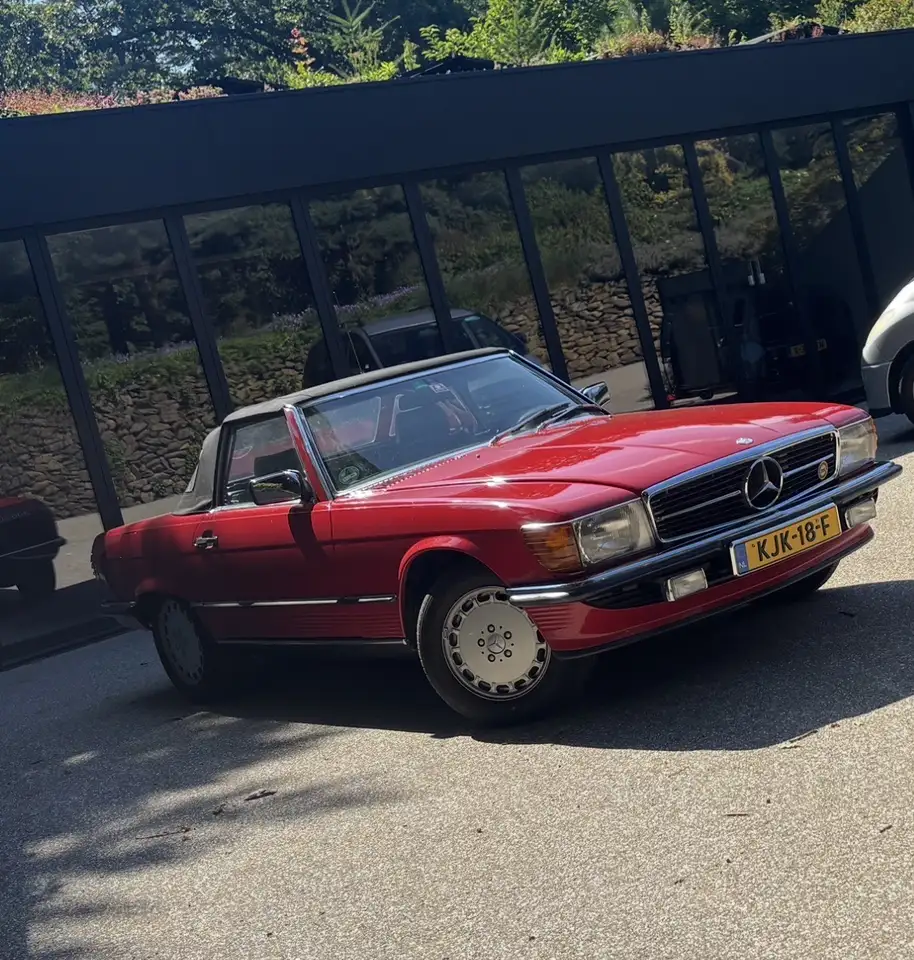Mercedes-Benz SL 300 R107, foto 1