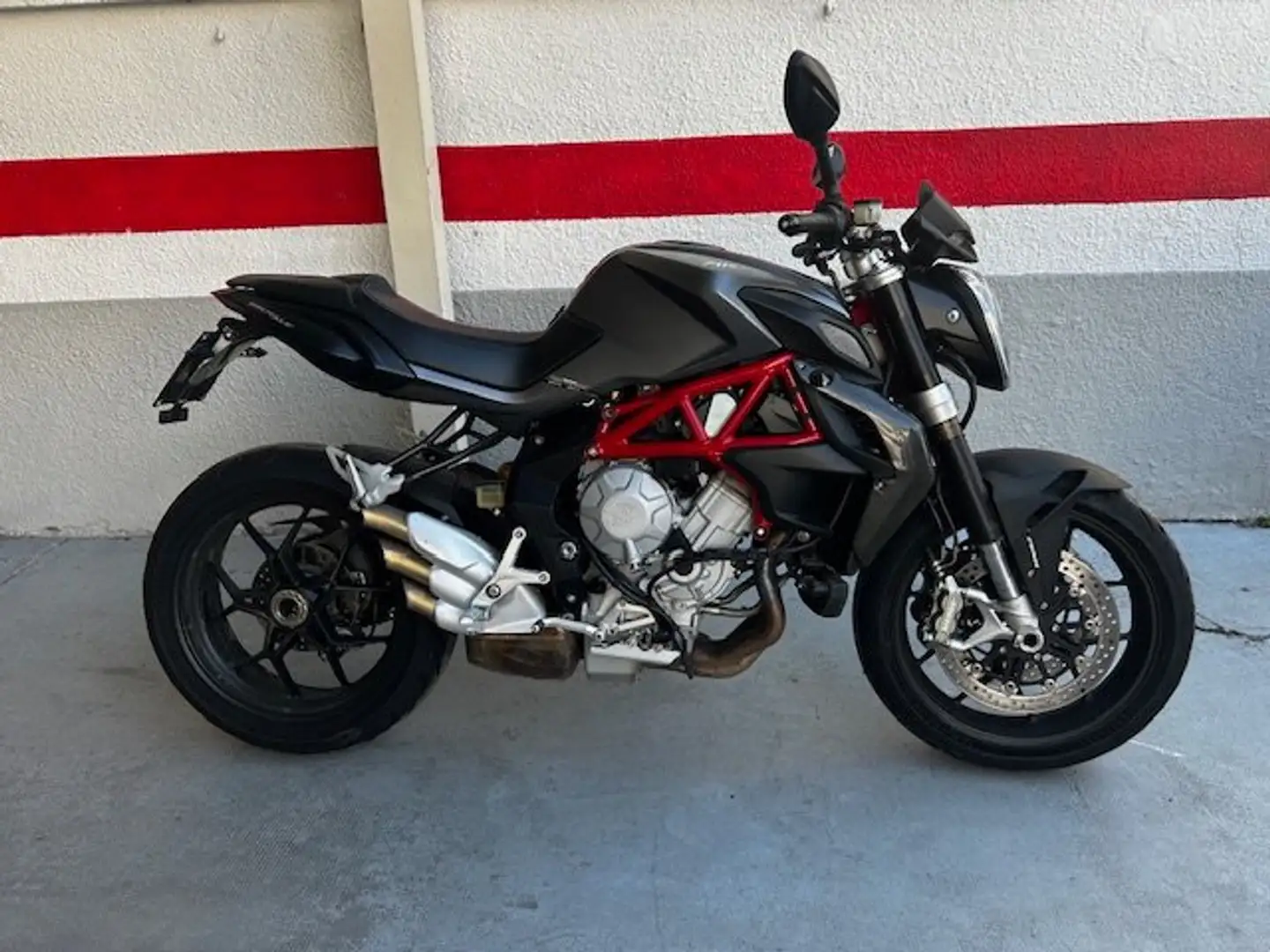 MV Agusta Brutale 800 Grigio - 1
