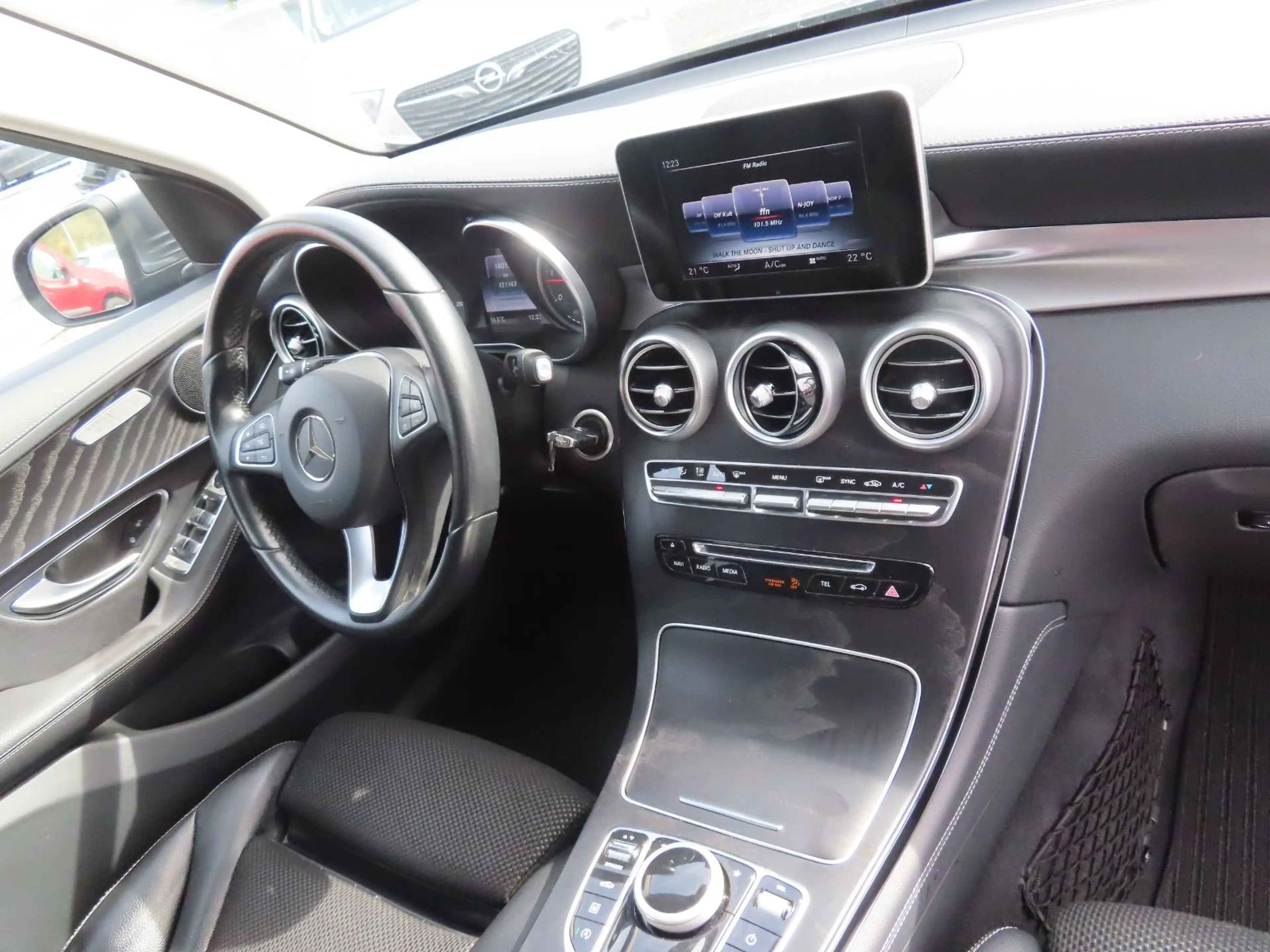 Mercedes-Benz GLC 250 d 4Matic EXCLUSIVE  Navi  Kamera 19"Alu — photo 12