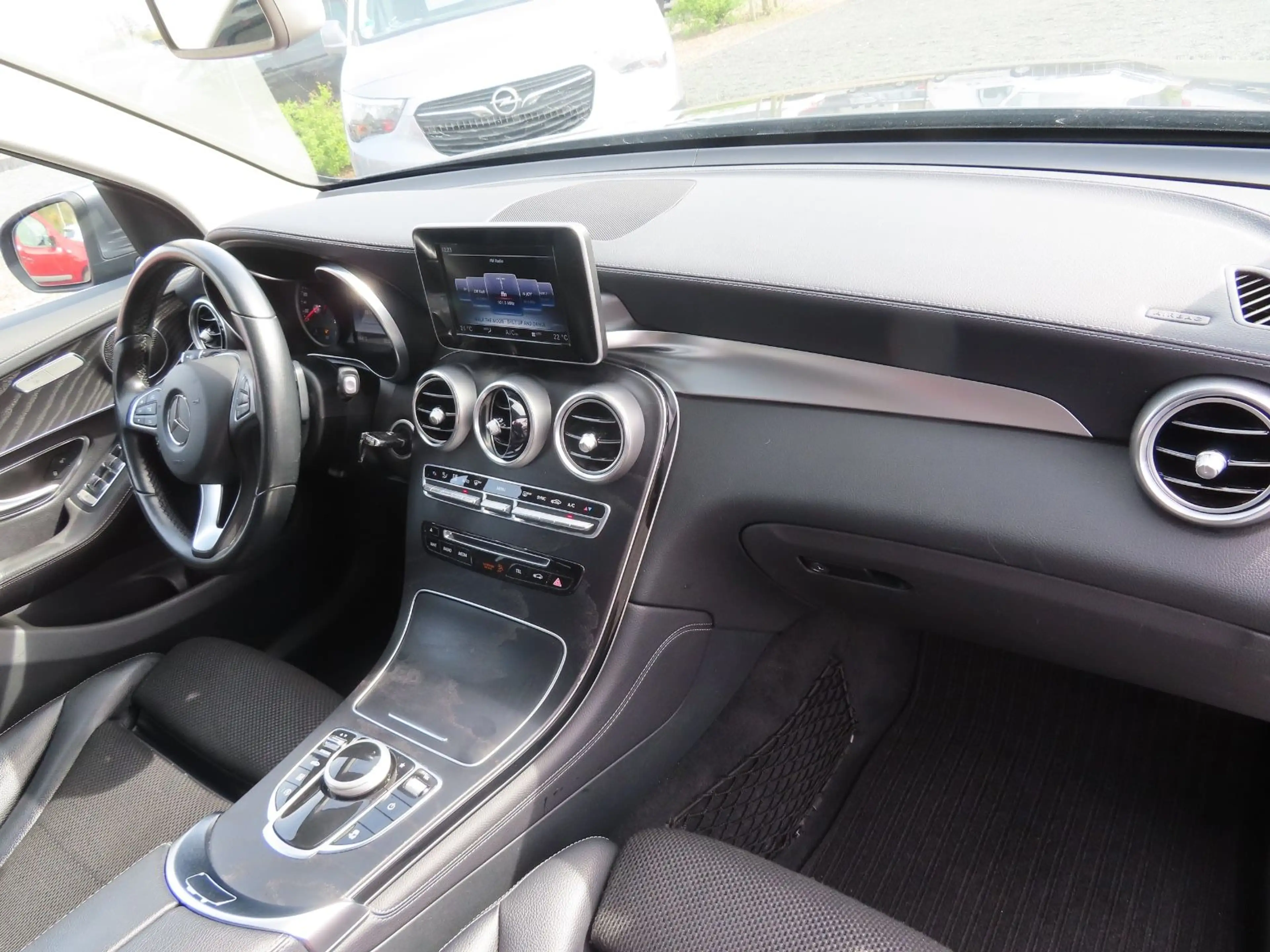 Mercedes-Benz GLC 250 d 4Matic EXCLUSIVE  Navi  Kamera 19"Alu — photo 11