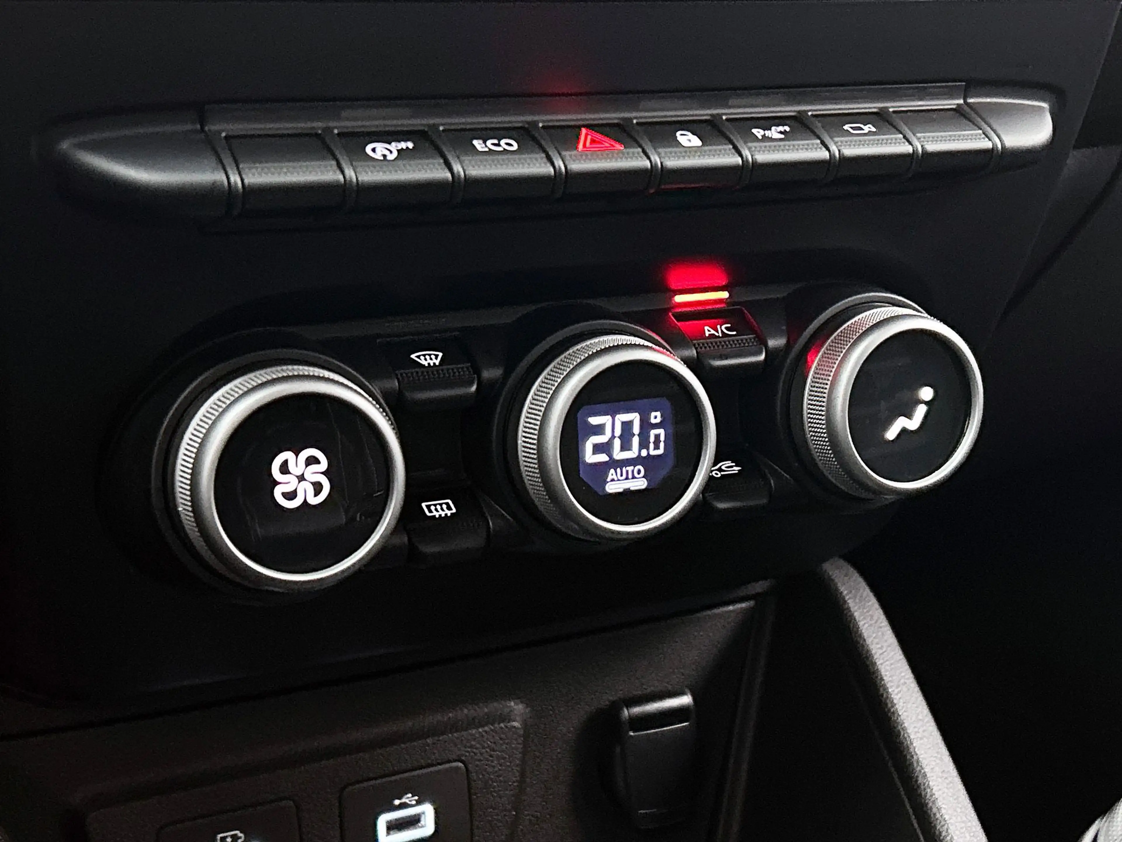 Dacia Duster 1.3 TCe Extreme | Cruise Control | Navigatie | Cam — photo 29