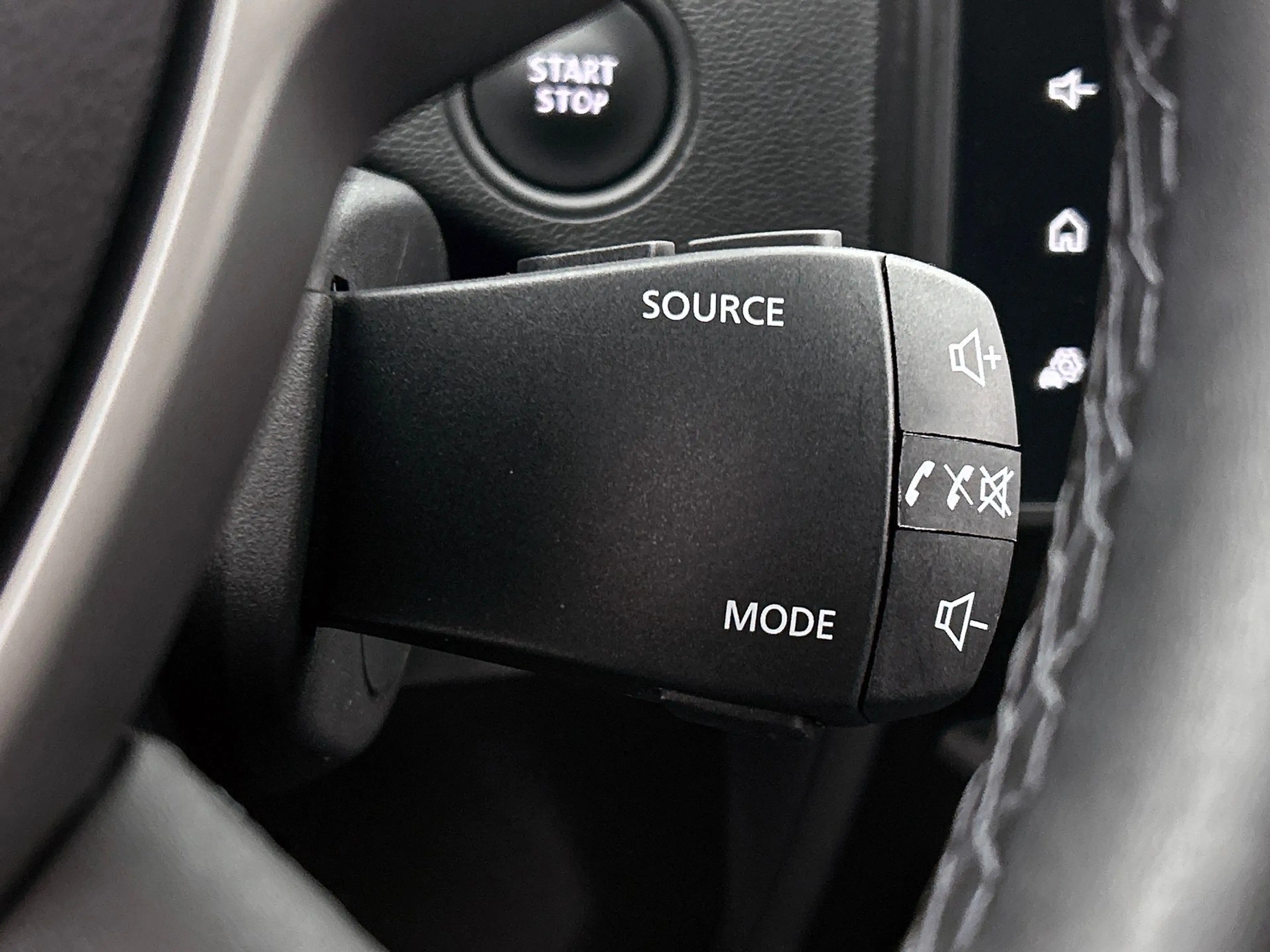 Dacia Duster 1.3 TCe Extreme | Cruise Control | Navigatie | Cam — photo 31