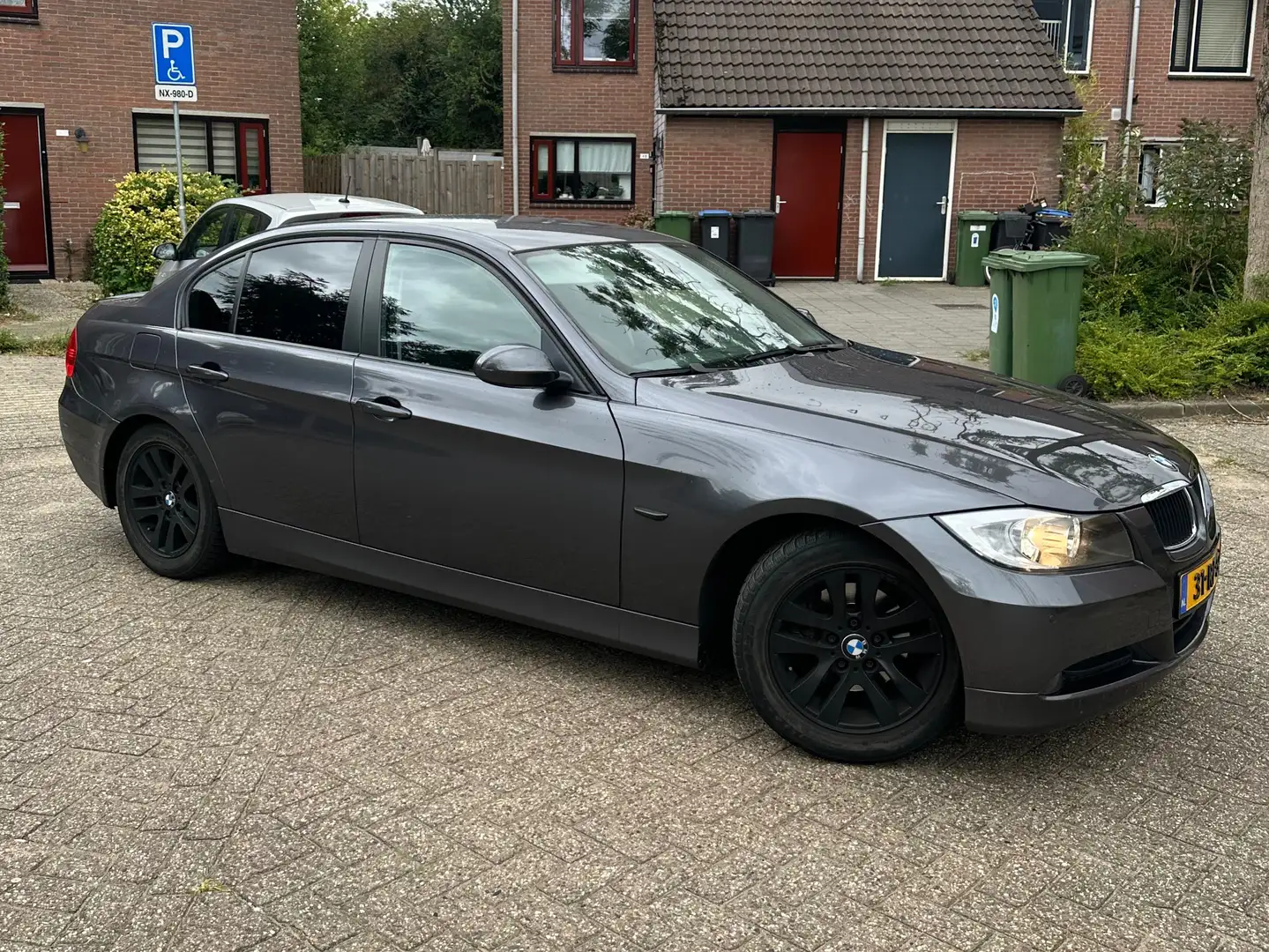 BMW 320 320 Dynamic Exec. - 1