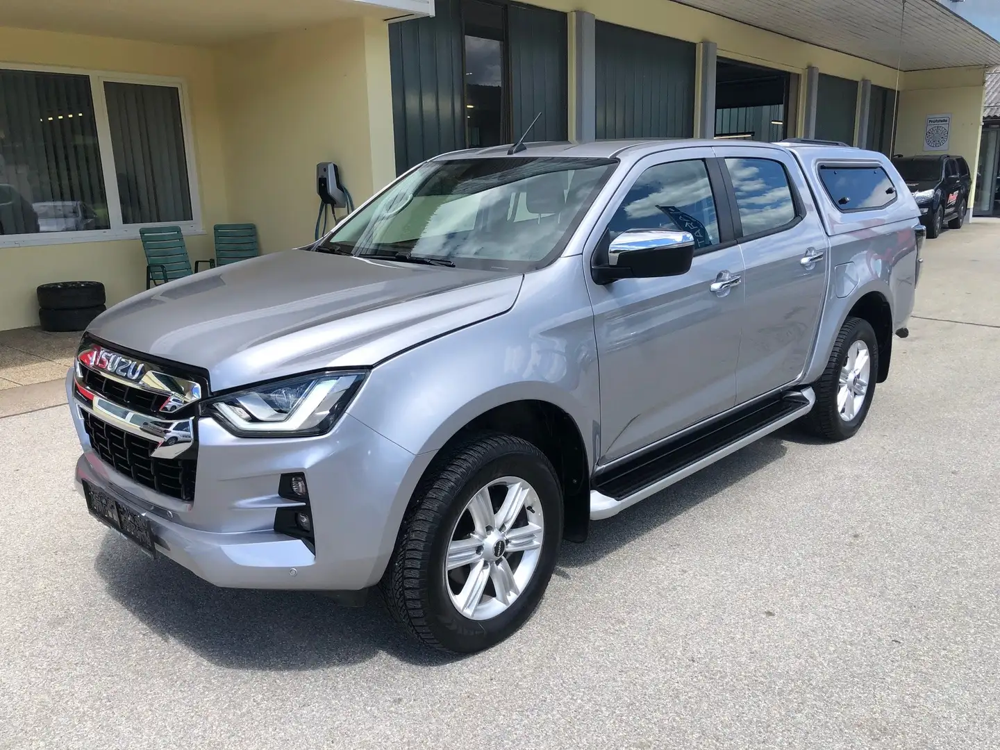 Isuzu D-Max Double Cab LSE AT Silber - 1