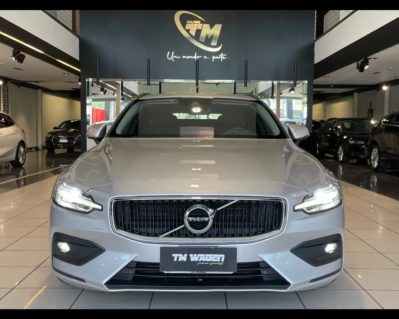 Volvo V60 D4 AWD Geartronic 190cv 2020 * 4X4 * Argento - 2