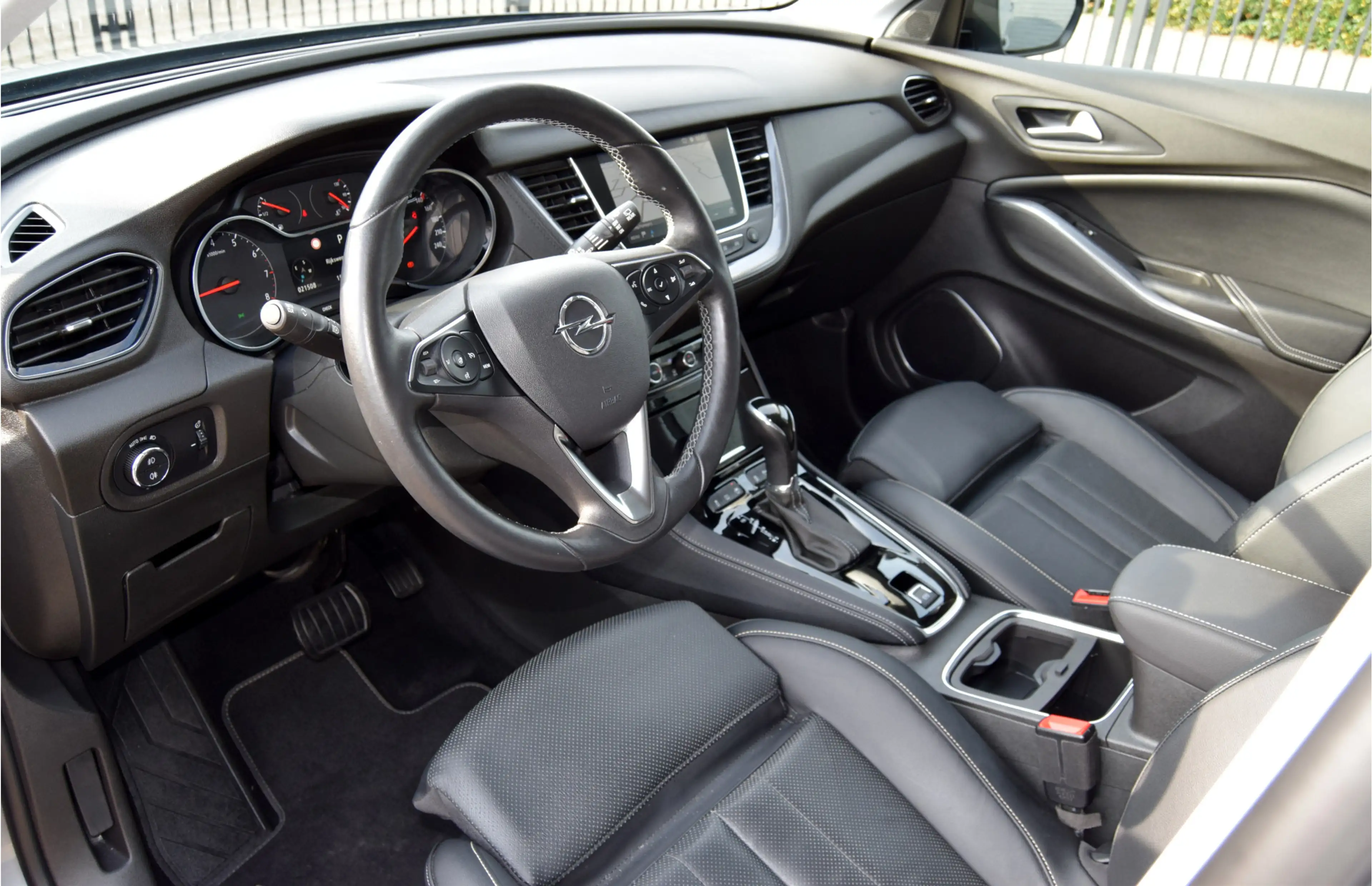 Opel Grandland X 1.2 Turbo Innovation Full-Options Nieuwe distribut — photo 13