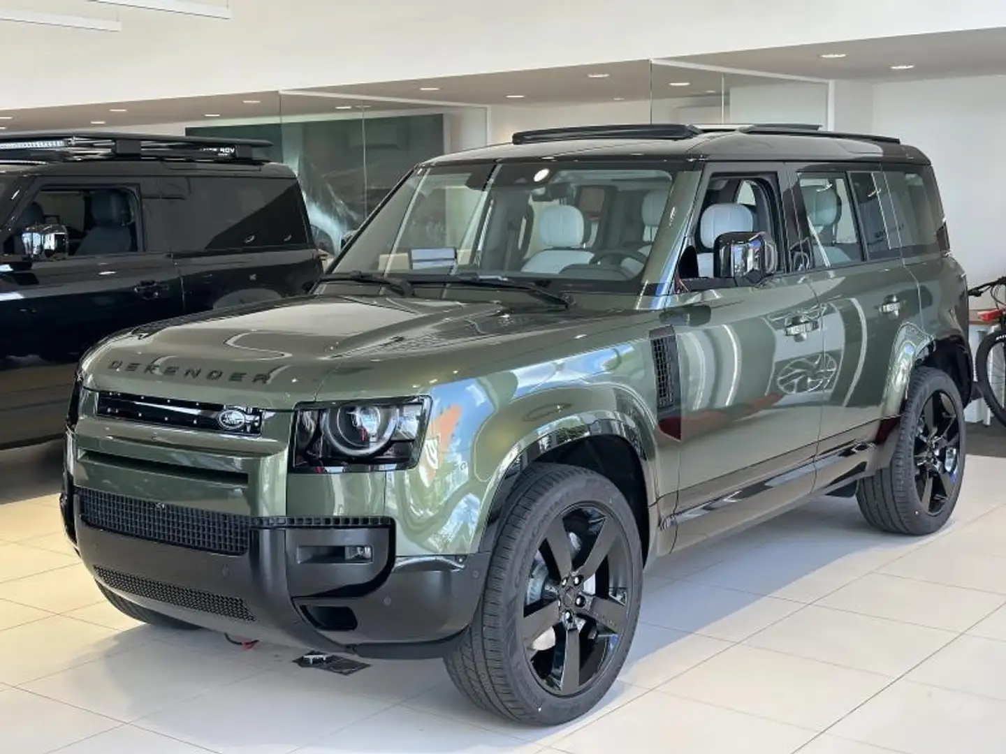 Land Rover Defender 110 D350 X-Dynamic HSE AWD Auto. 26MY Vert - 1