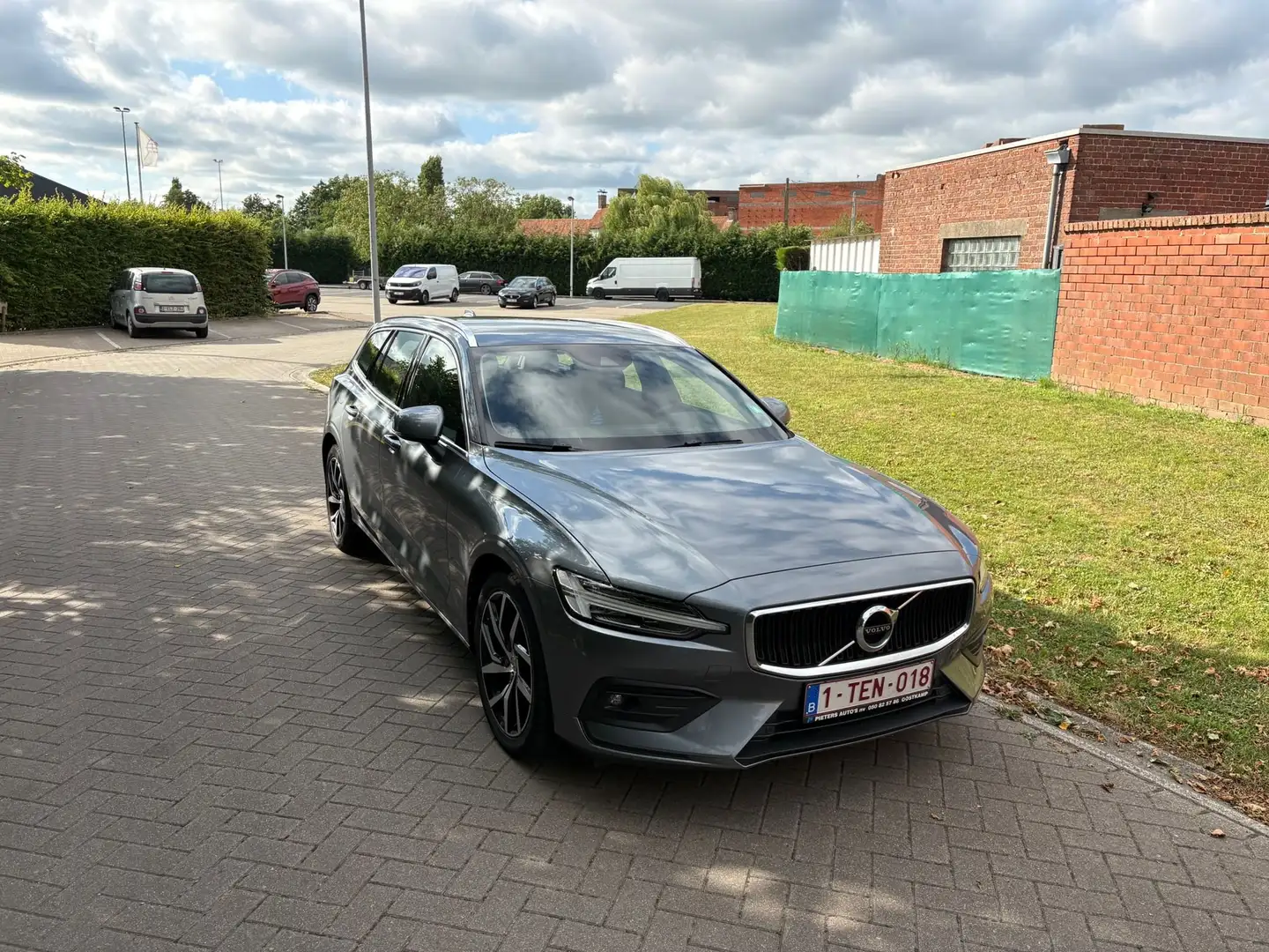 Volvo V60 V60 D3 Momentum Core Argent - 1