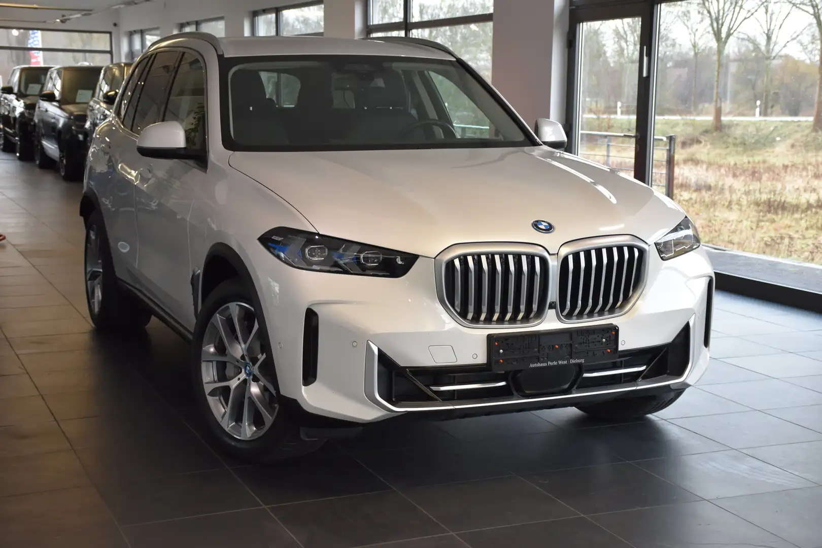 BMW X5 XDRIVE50e SPORT-AUTOMATIC"SITZKLIMA"AHK"SOFTCLOSE" Weiß - 2