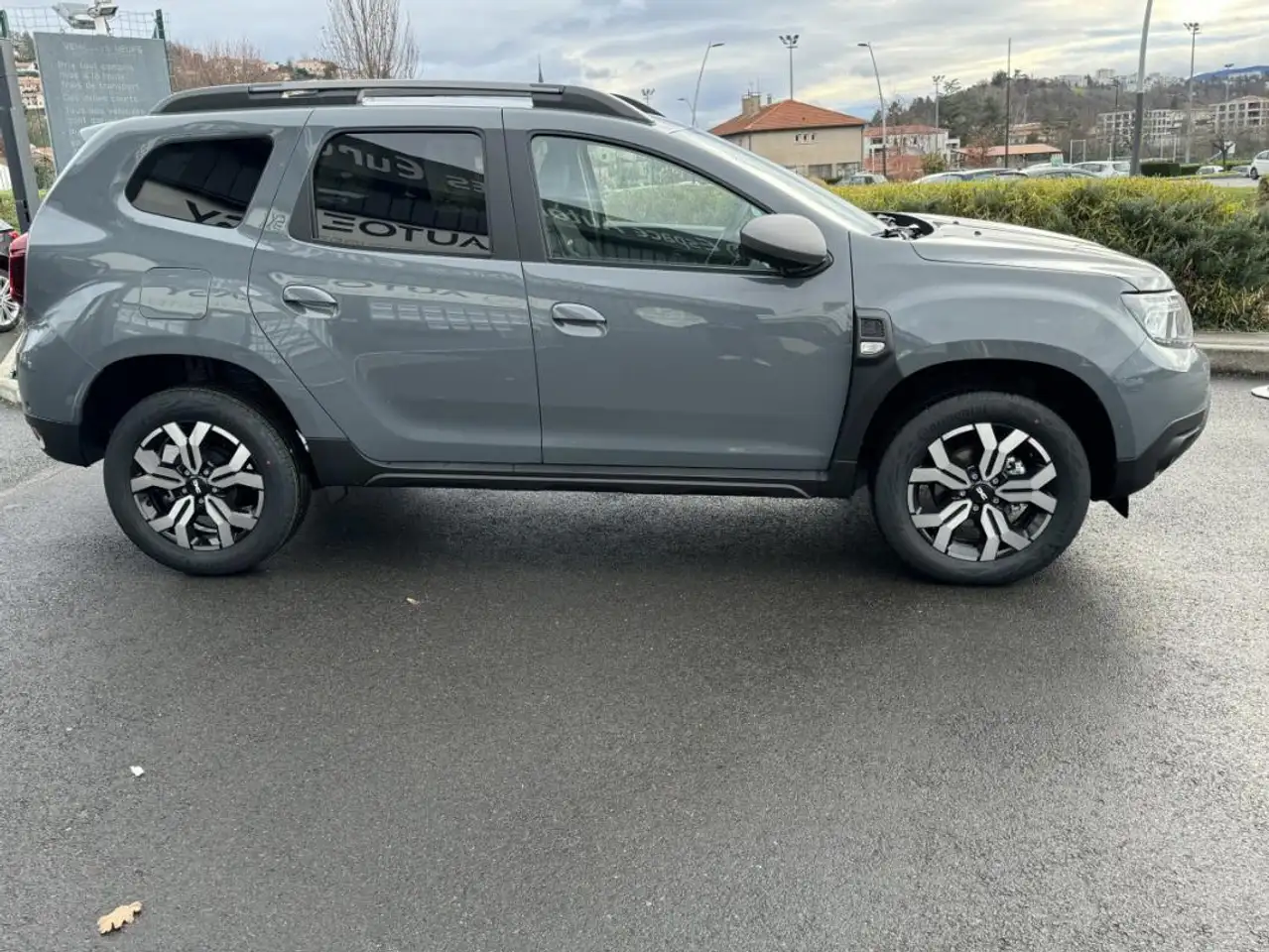 Dacia Duster — photo 4