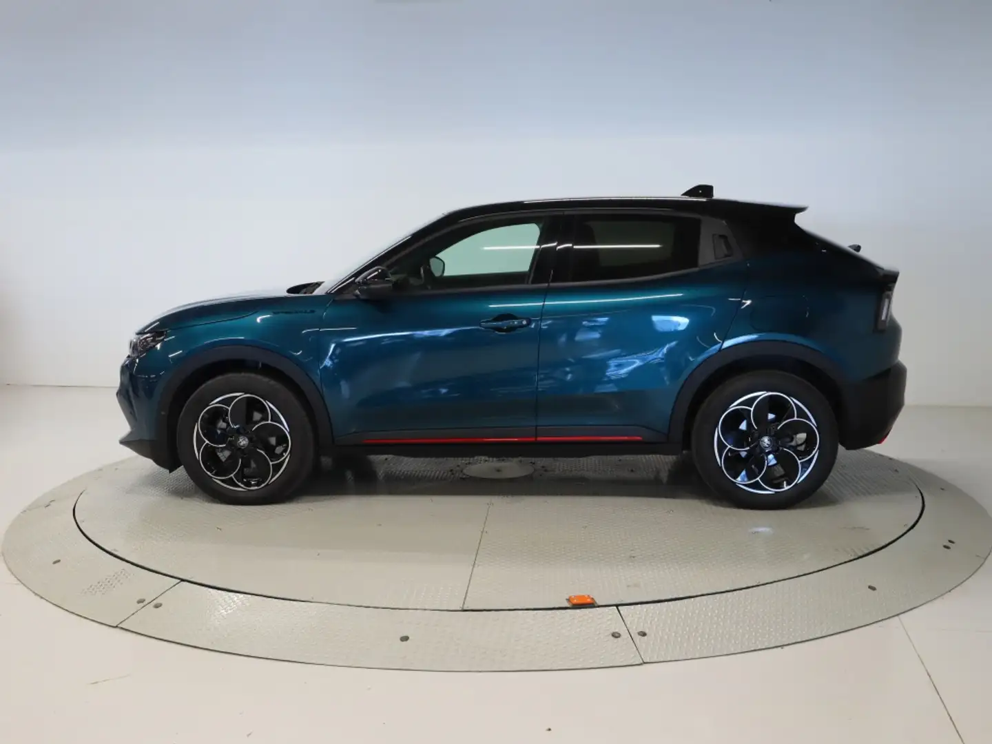 Alfa Romeo Junior BEV 54KWH ELETTRICA SPECIALE 156 5P Azul - 2