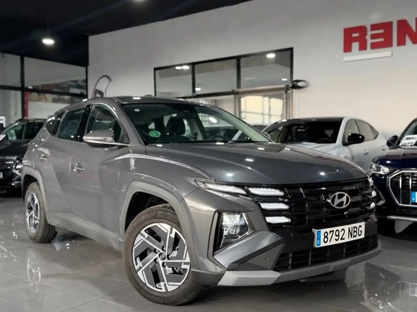 Hyundai TUCSON 1.6 T Klass Gris - 2