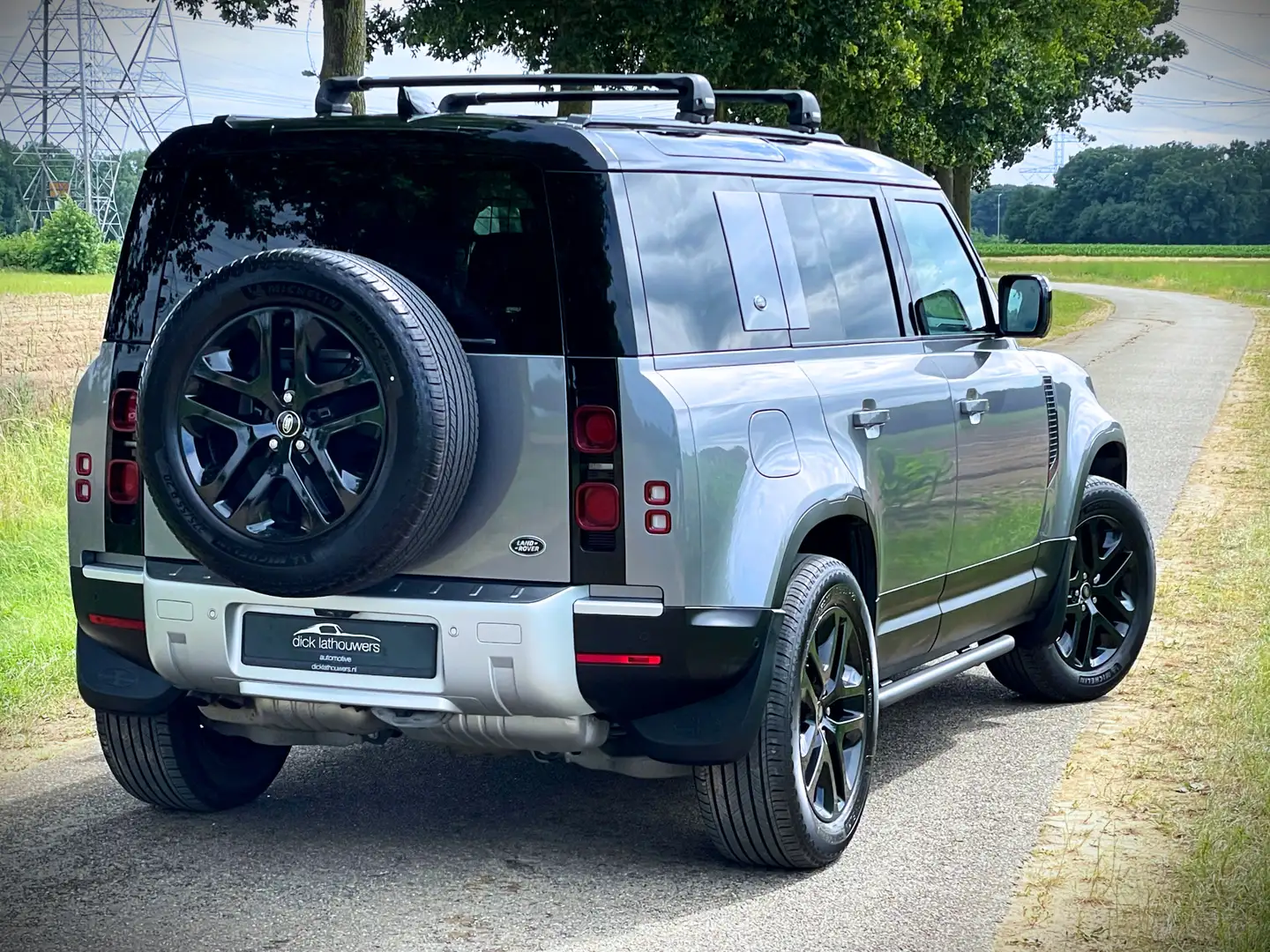 Land Rover Defender D240 SE / INCL. BTW / LUCHTVERING / CARPLAY / PANO Grigio - 2