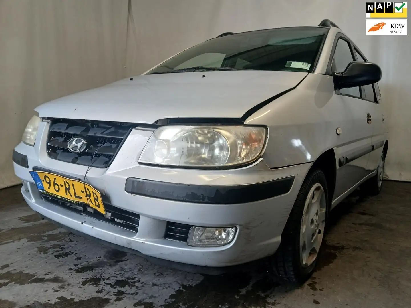 Hyundai Matrix 1.6i Active Cool - Airco - Schade Grijs - 1