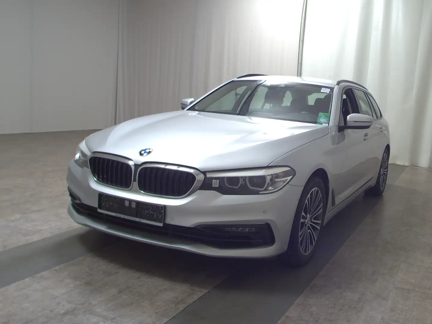 BMW 520 i Touring Sport Line Navi LED Leder RFK Silber - 2