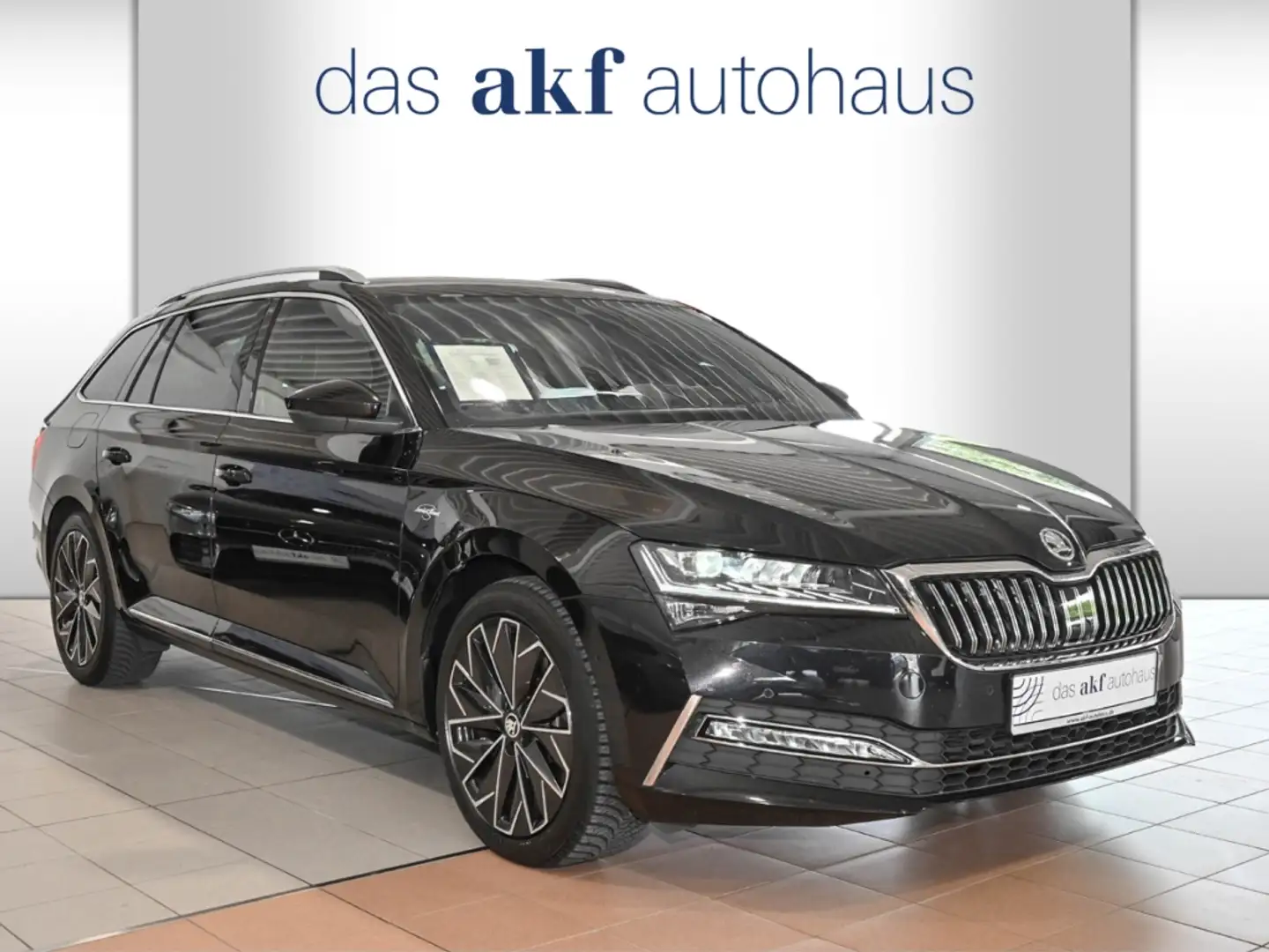Skoda Superb Combi 2.0 TDI DSG L&K-Navi Columbus*AHK*360° Kamer Negro - 2