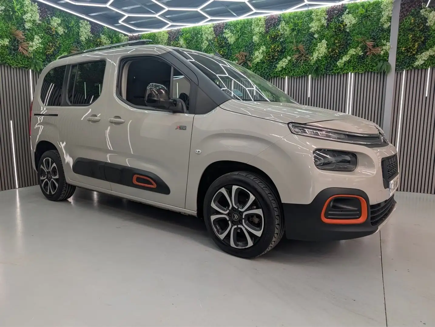 Citroen Berlingo Combi BlueHDi S&S Talla M Shine 130 Beige - 1