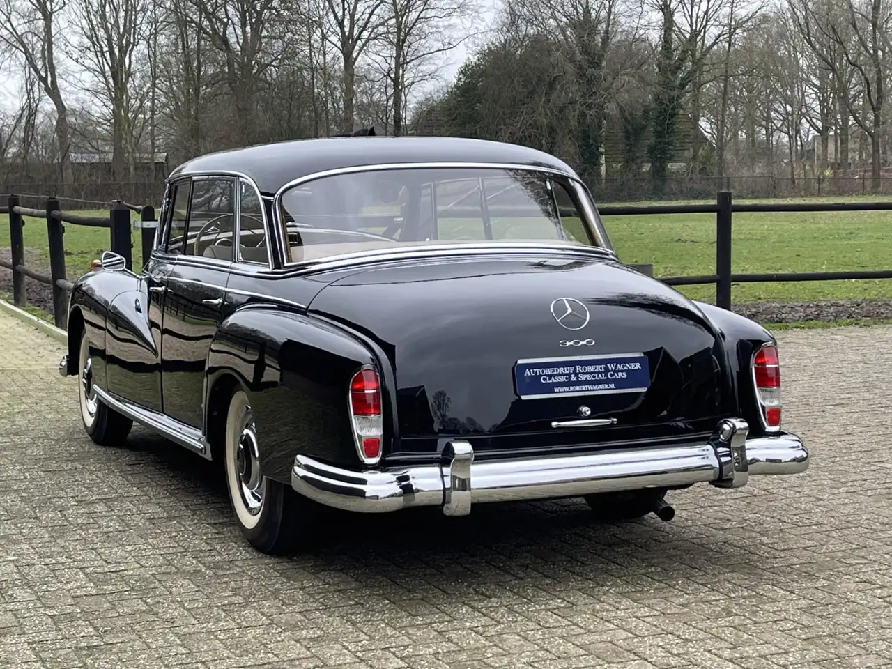 Mercedes-Benz 300 D Adenauer, gerestaureerd, Velours, foto 9