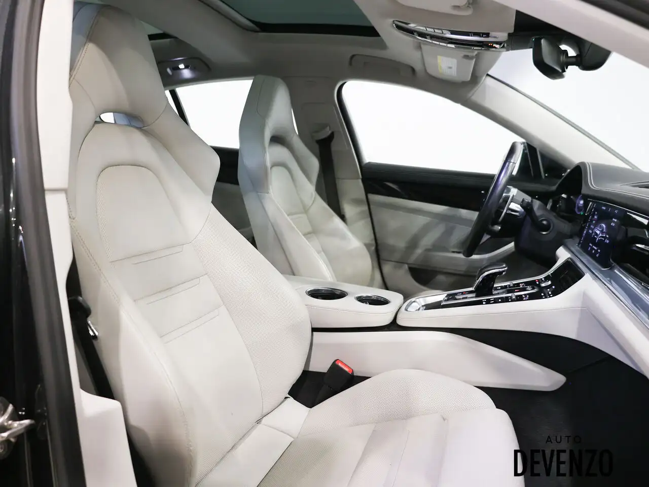 Porsche Panamera снимка Porsche Panamera
