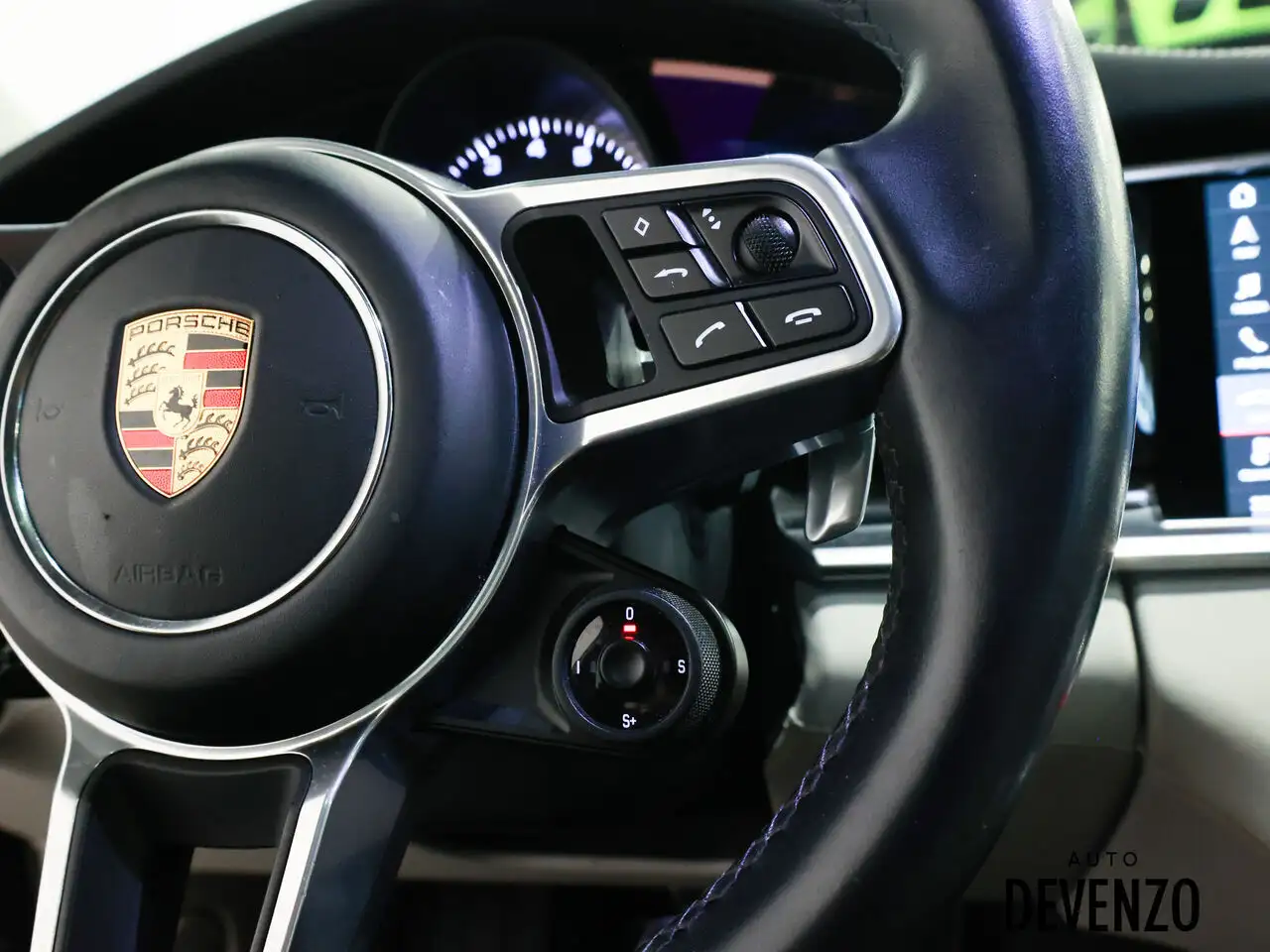 Porsche Panamera снимка Porsche Panamera