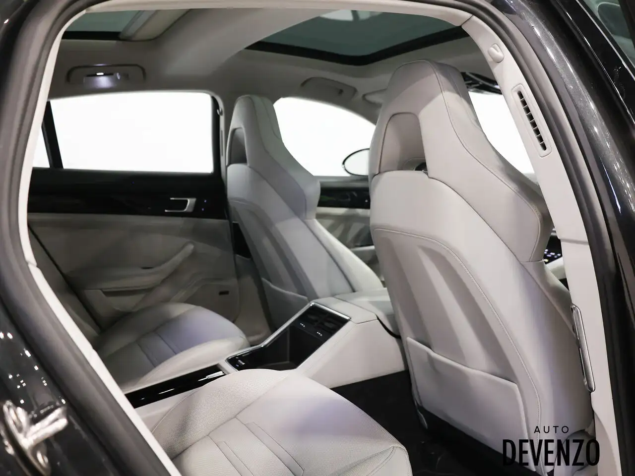 Porsche Panamera снимка Porsche Panamera