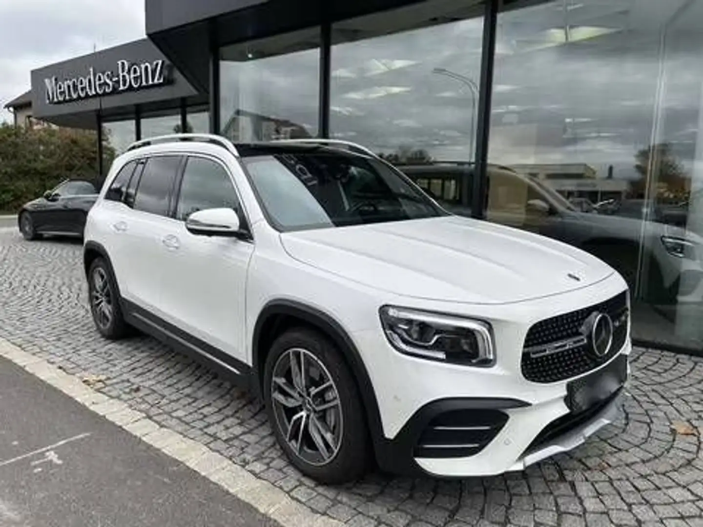 Mercedes-Benz GLB 35 AMG 35 AMG 4M Pano Burmes AHK Night LED 7 Places Goud - 1