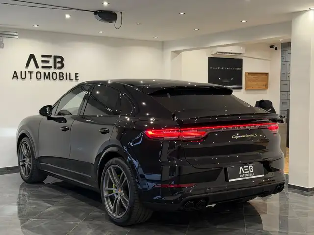 Porsche Cayenne Coupe Turbo S E-Hybrid**PANO**NACHTSICHT**BOSE**H Ansicht 10