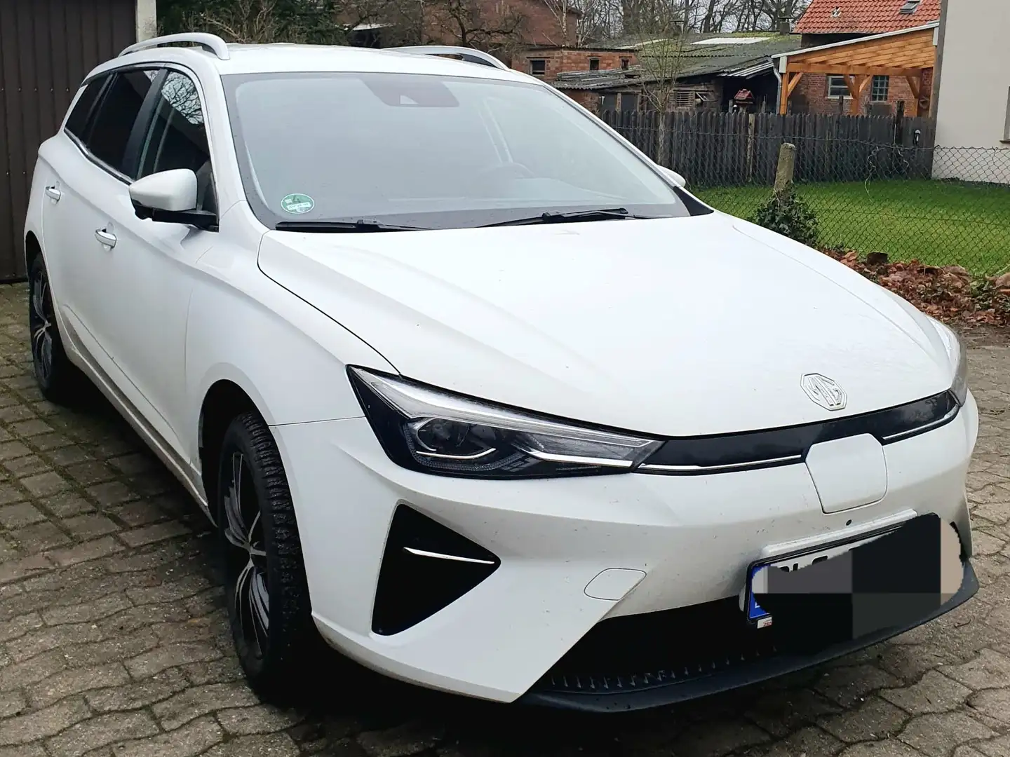 MG MG5 5 Standard Luxury White - 2