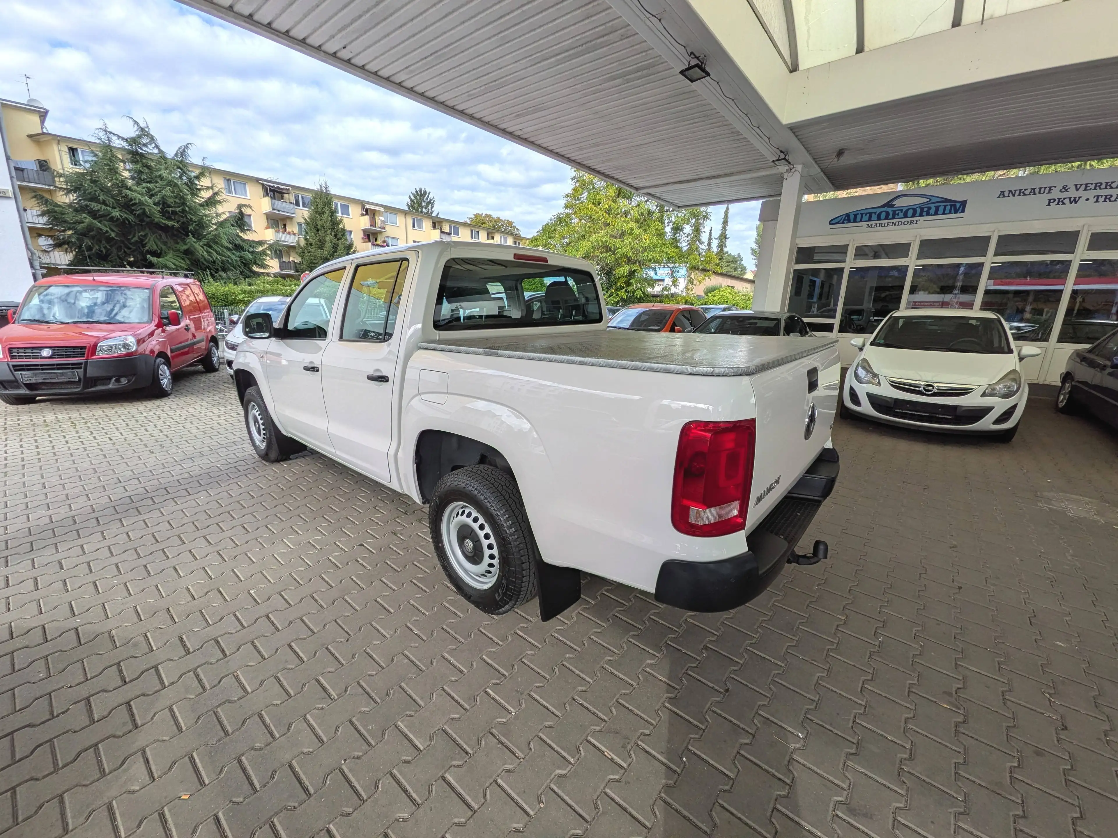 Volkswagen Amarok Trendline DoubleCab--1.Hand-TÜV/AU NEU-- — photo 3