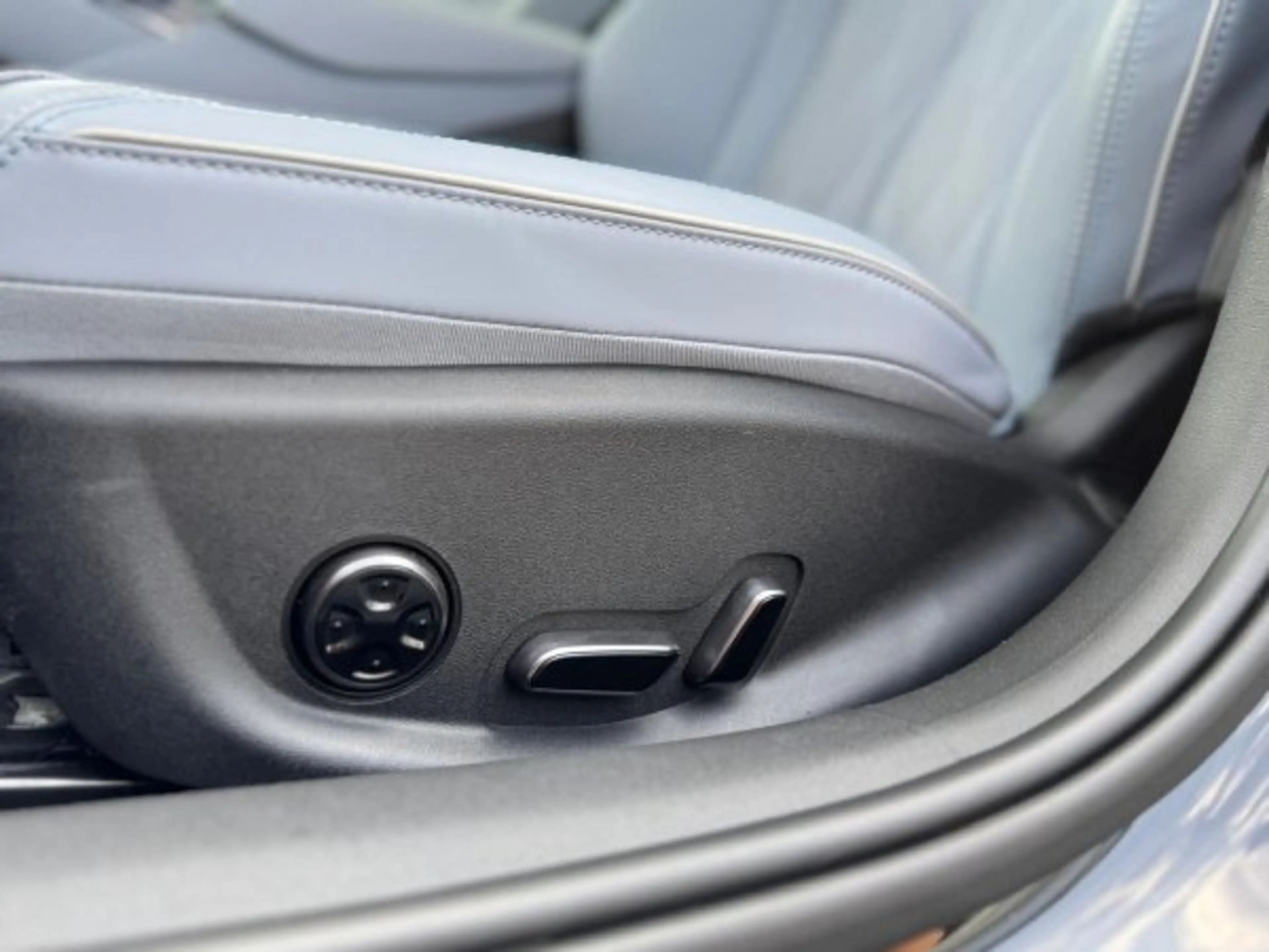 BYD Seal 82.5 kWh / DESIGN / 360° / MEMORY / PANO / SFEE — photo 12