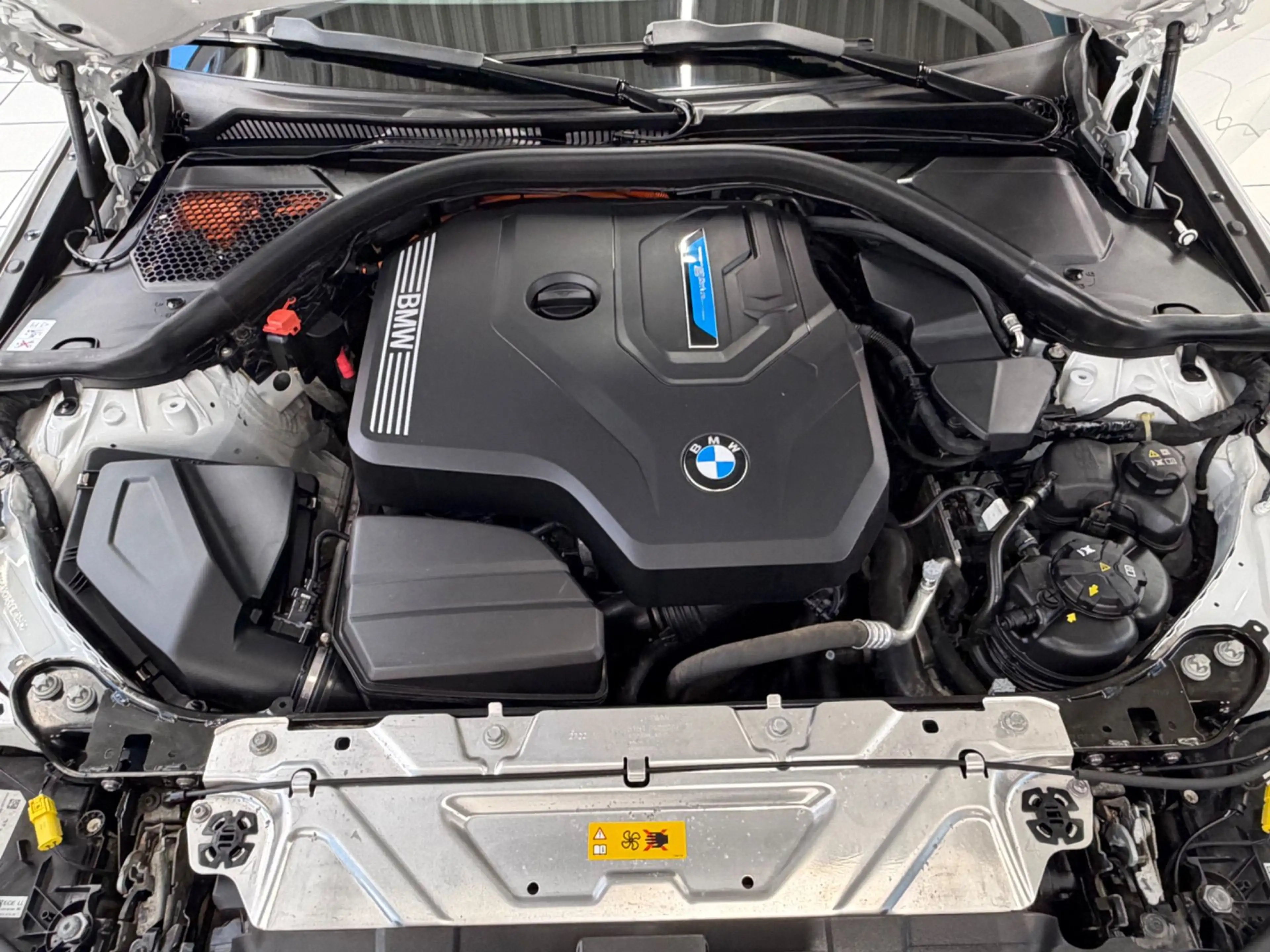 BMW 330 e PHEV xDrive Touring/DrivingAssist/Angängerkuppl — photo 13
