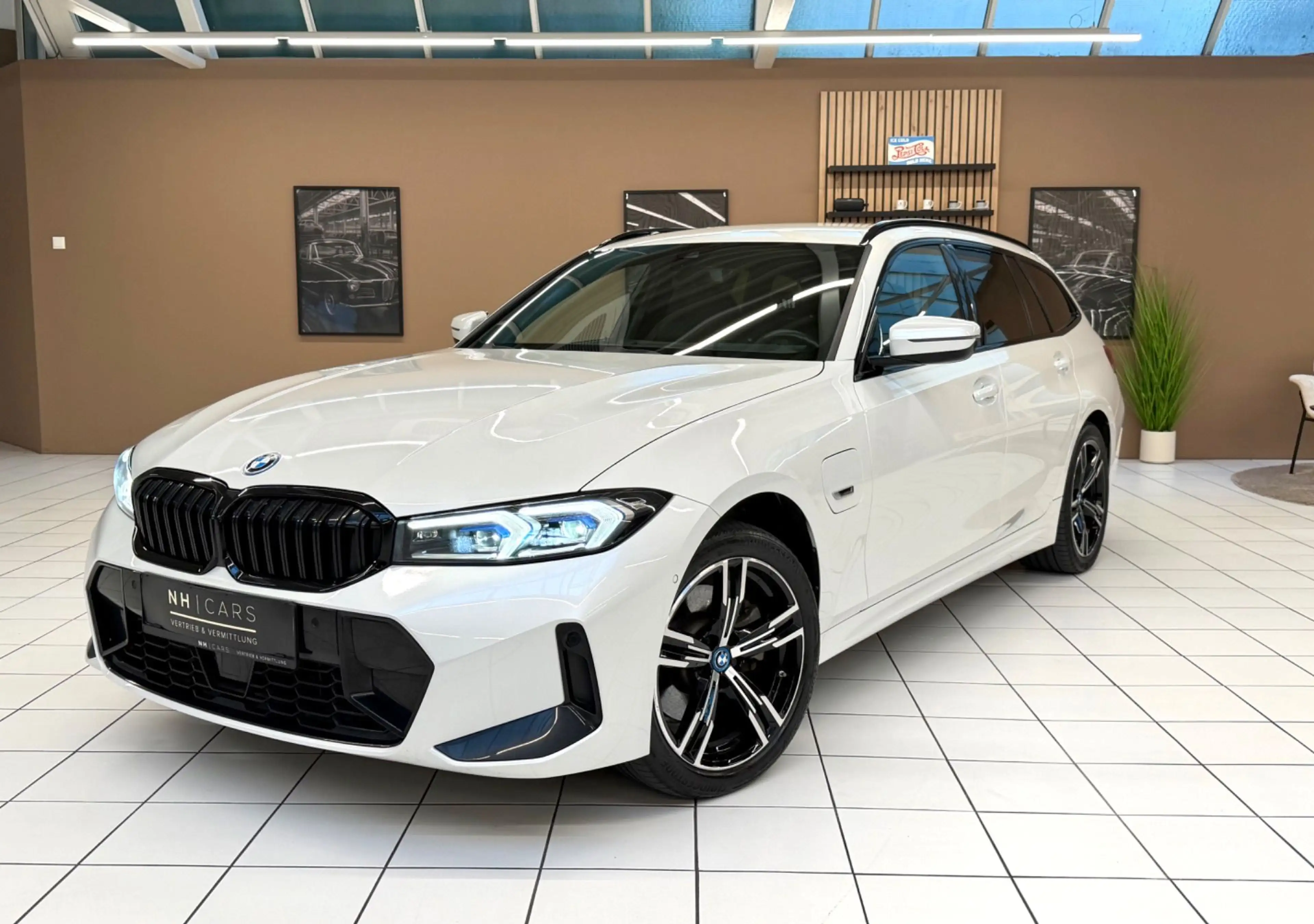 BMW 330 e PHEV xDrive Touring/DrivingAssist/Angängerkuppl — photo 9