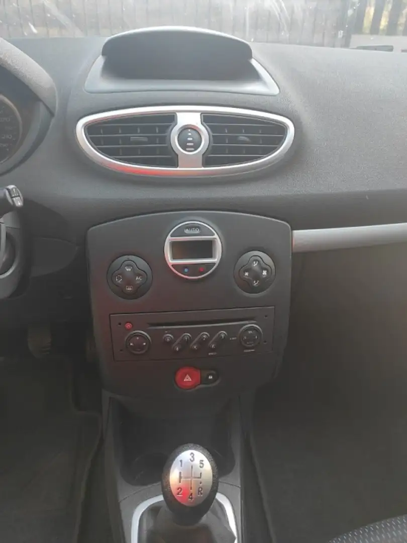 Renault Clio Grand Tour 1.5DCI Dynamique 85 Zwart - 1
