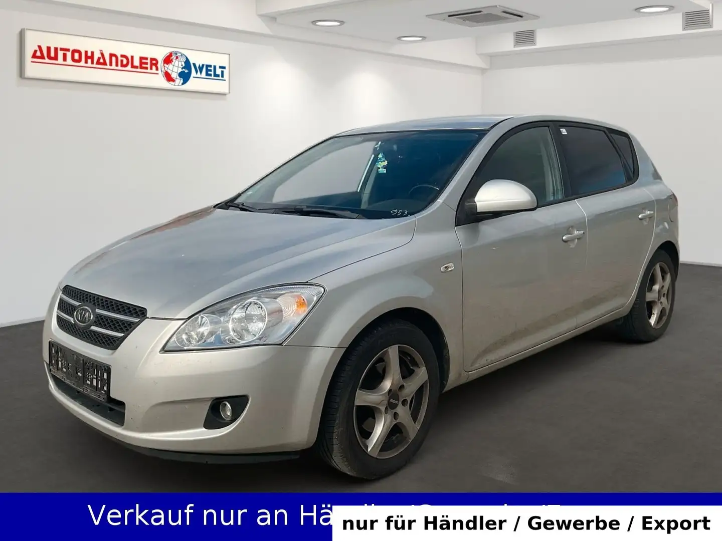 Kia Ceed / cee'd Ceed 1.4 Basis Silber - 1