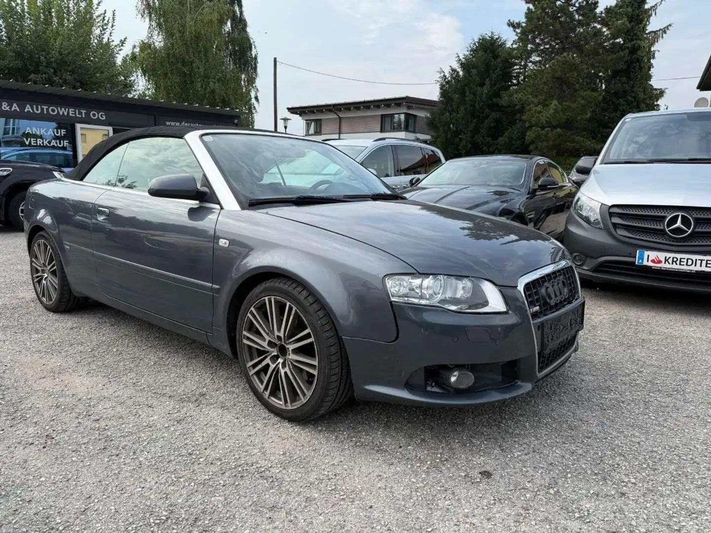 Audi A4 Cabriolet 2,0 T FSI Multitronic MOTORPROBLEM Grau - 1