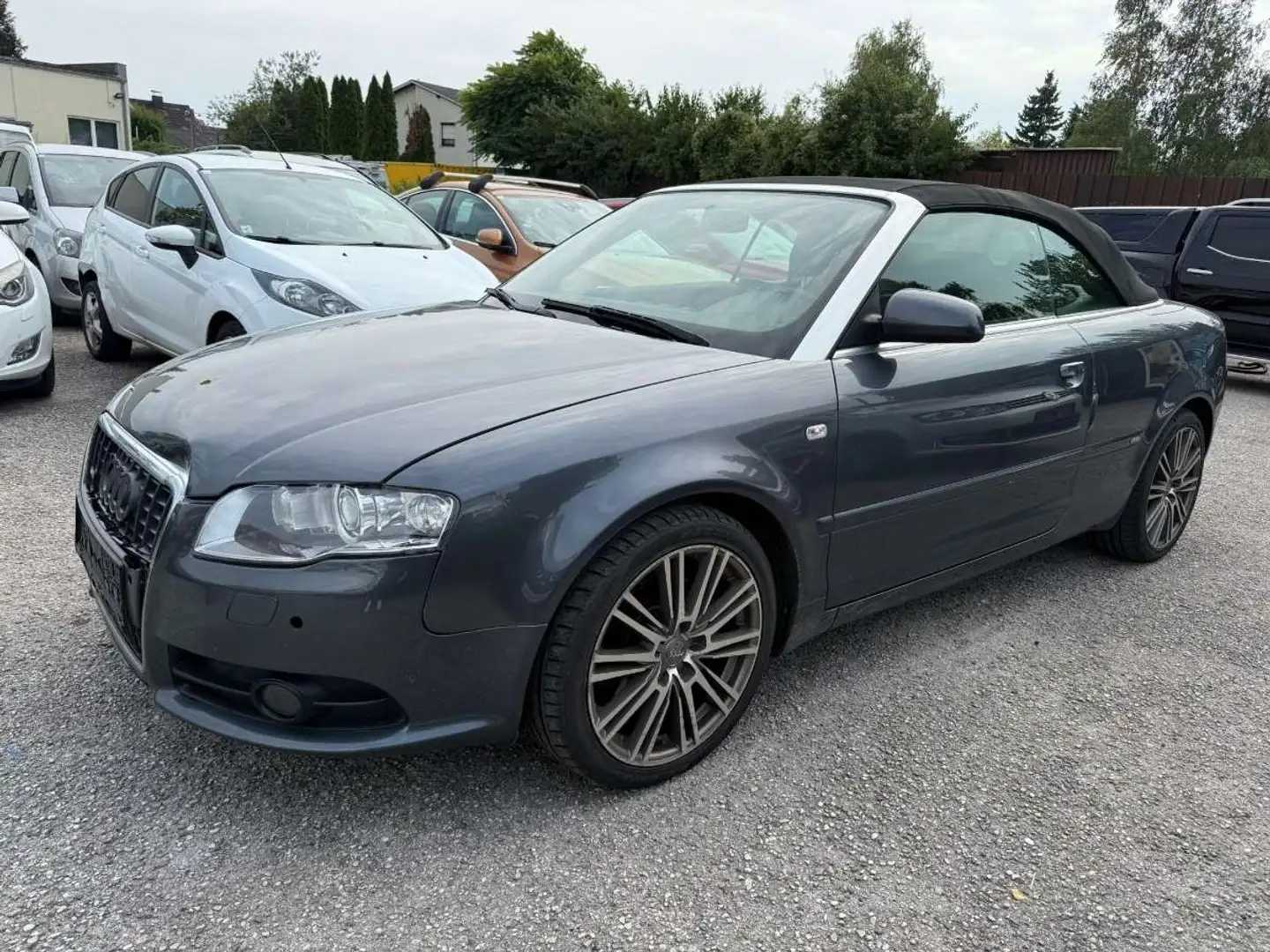Audi A4 Cabriolet 2,0 T FSI Multitronic MOTORPROBLEM Grau - 2