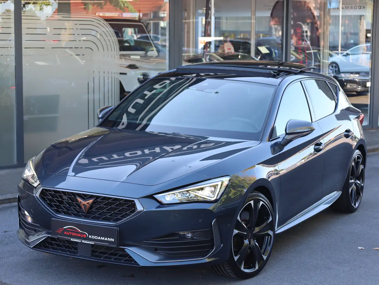 Cupra Leon *Panorama*ACC*Carplay*Keyless*19Exclusive, миниатюра 2