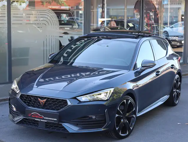 Cupra Leon view 2