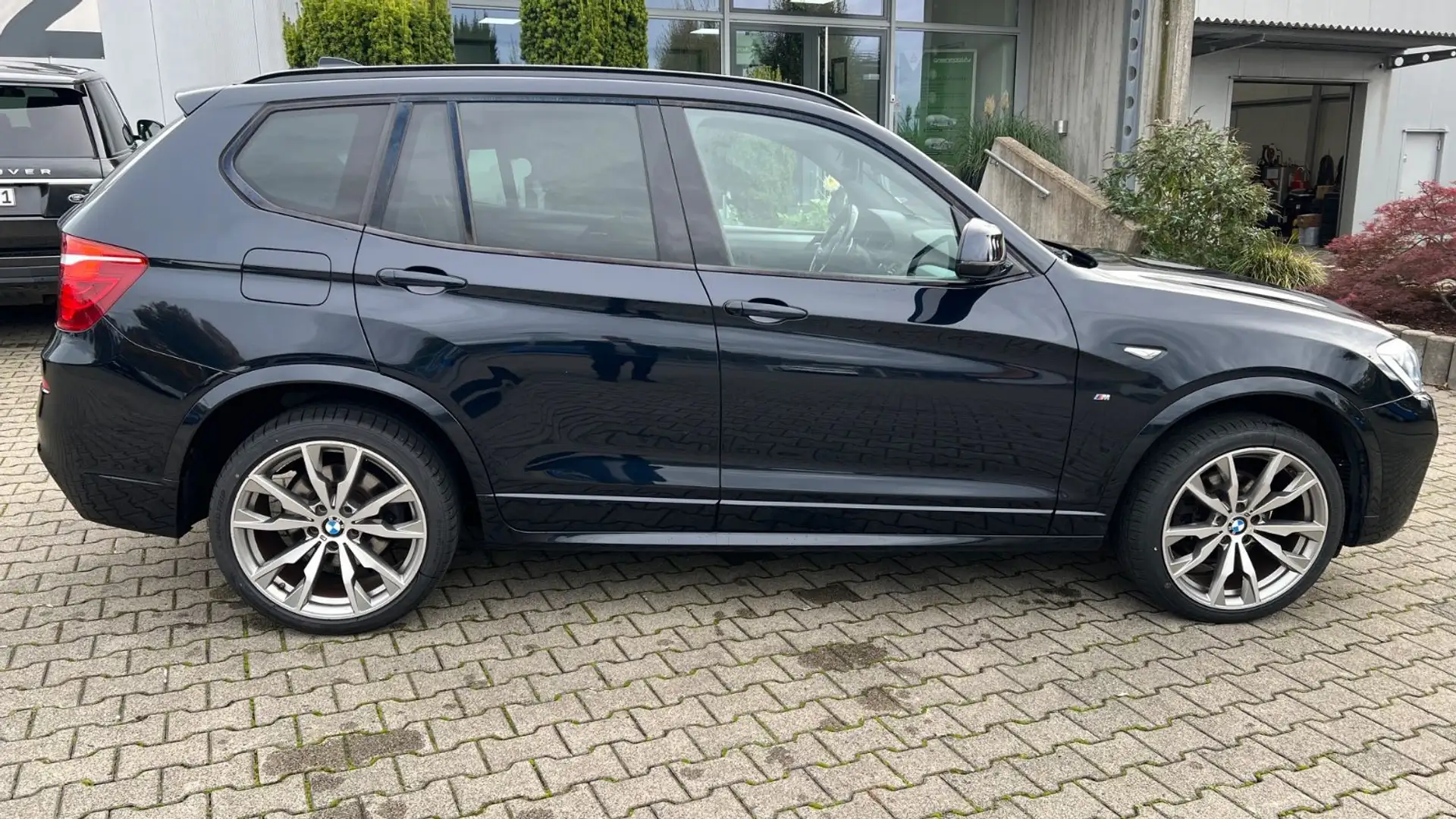 BMW X3 xDrive 20 d M Sport Schwarz - 2