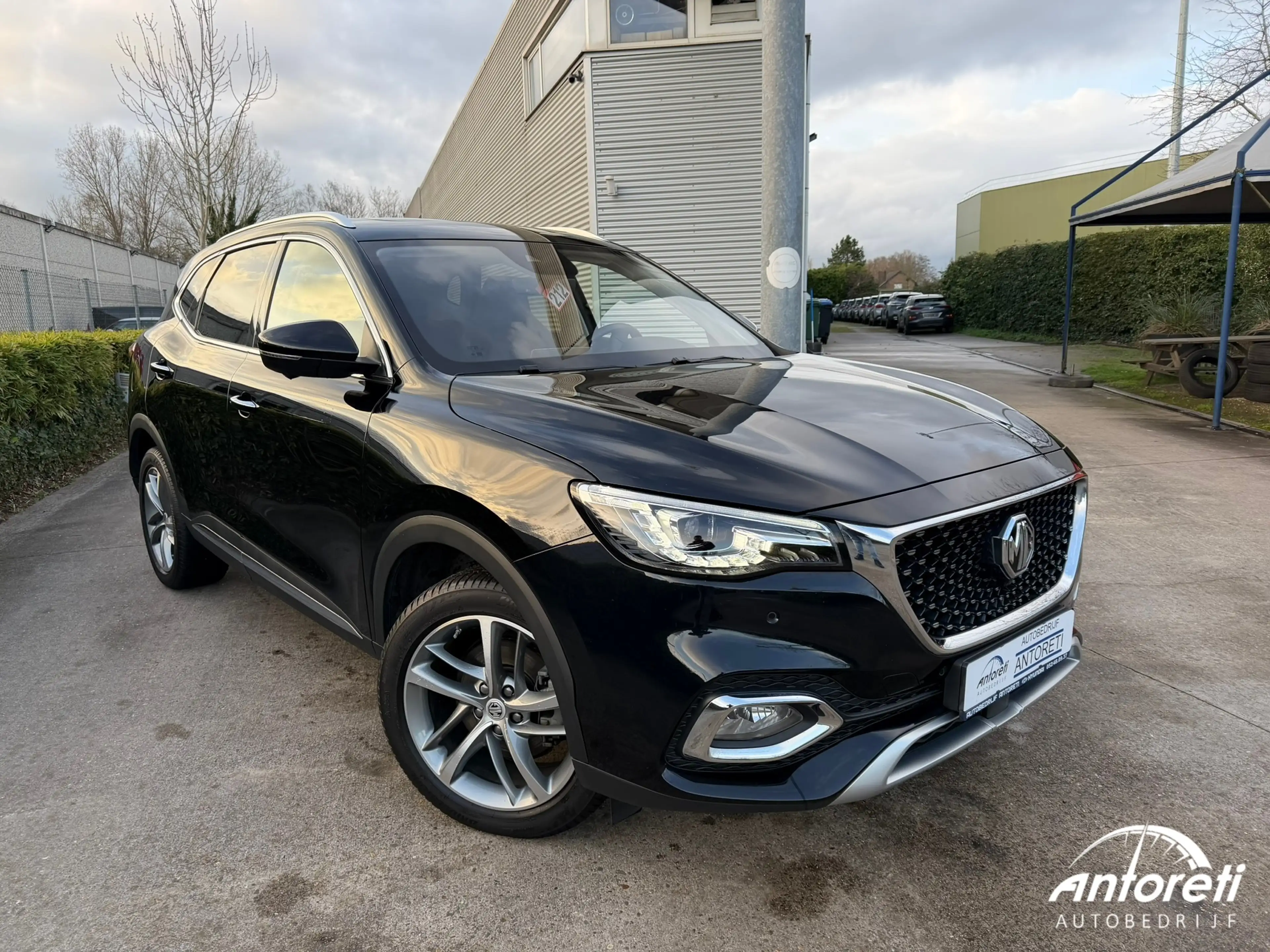 MG EHS PHEV Luxery FULL OPTION
